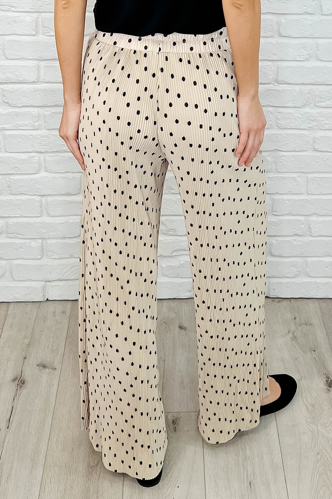 Cozy Co Working on Lounging Polka Dot Plisse Elastic Waist Bottoms in Khaki Womens