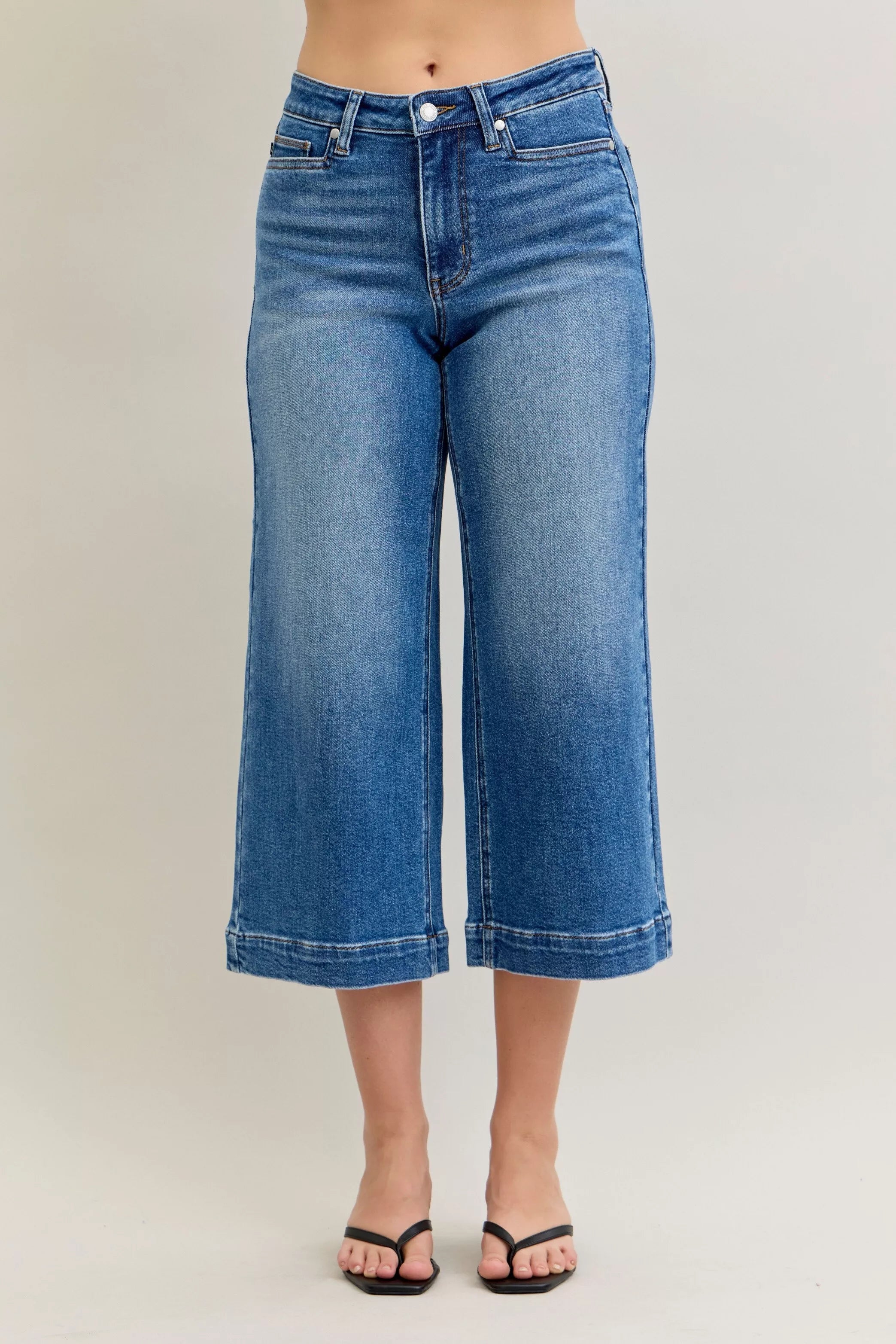 Judy Blue Mid Rise Crop Wide Leg Jeans MD