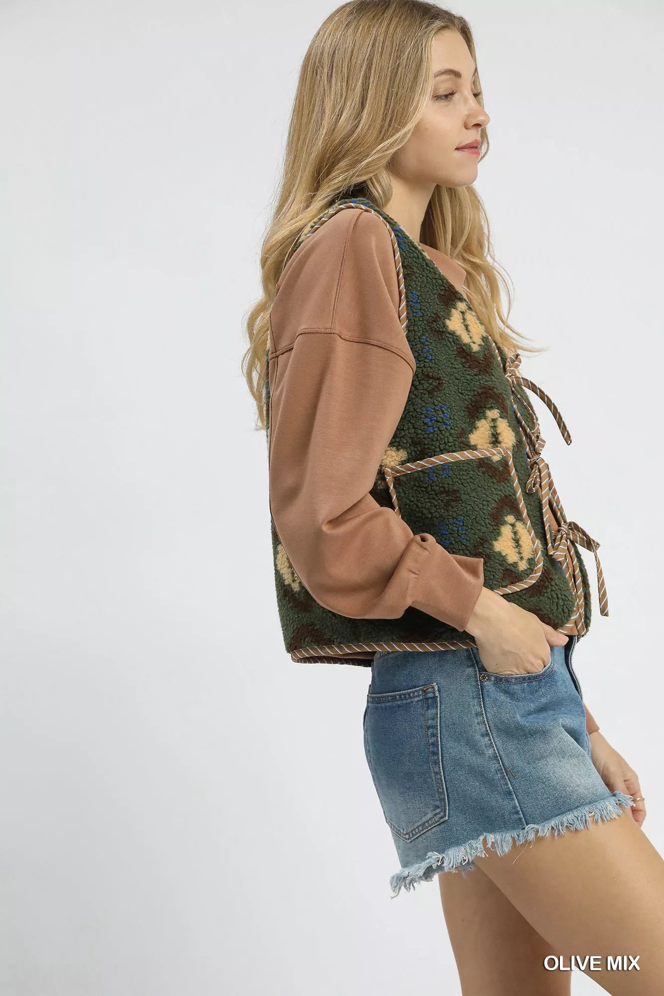 Umgee Mix Patterned Sherpa Tie-Front Vest – Olive Mix
