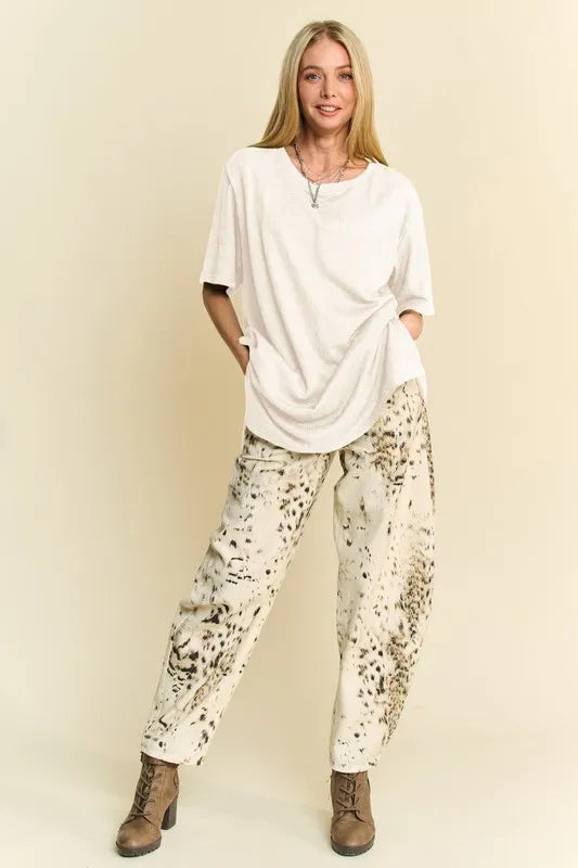 Davi & Dani White Short Sleeve Side Slit T-Shirt with Pockets