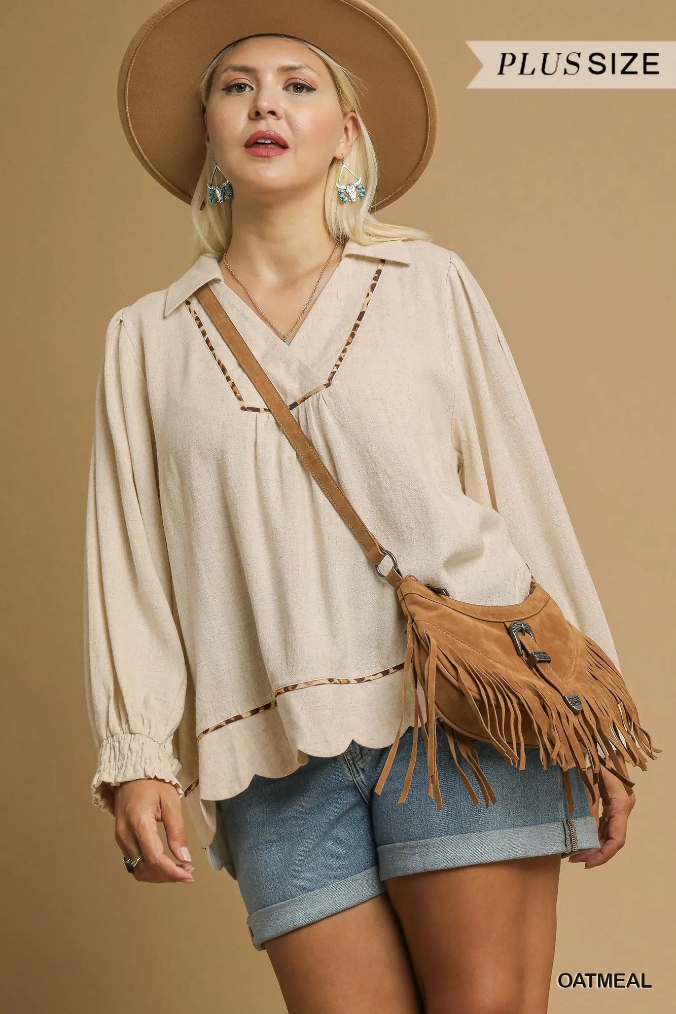 Umgee Oatmeal Linen Scallop Hem Blouse with Contrast Trim