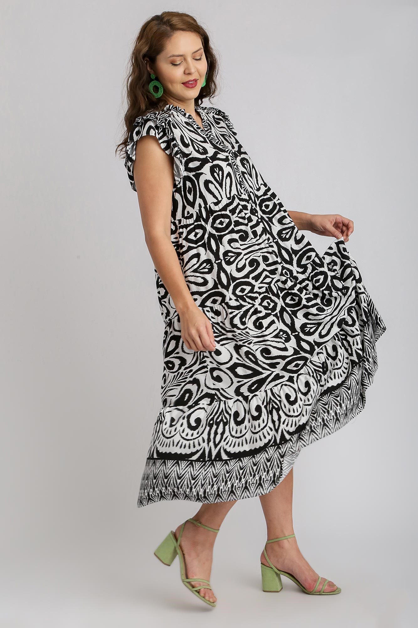 Umgee Black Two Tone Border Print Ruffle Cap Sleeve Midi Dress