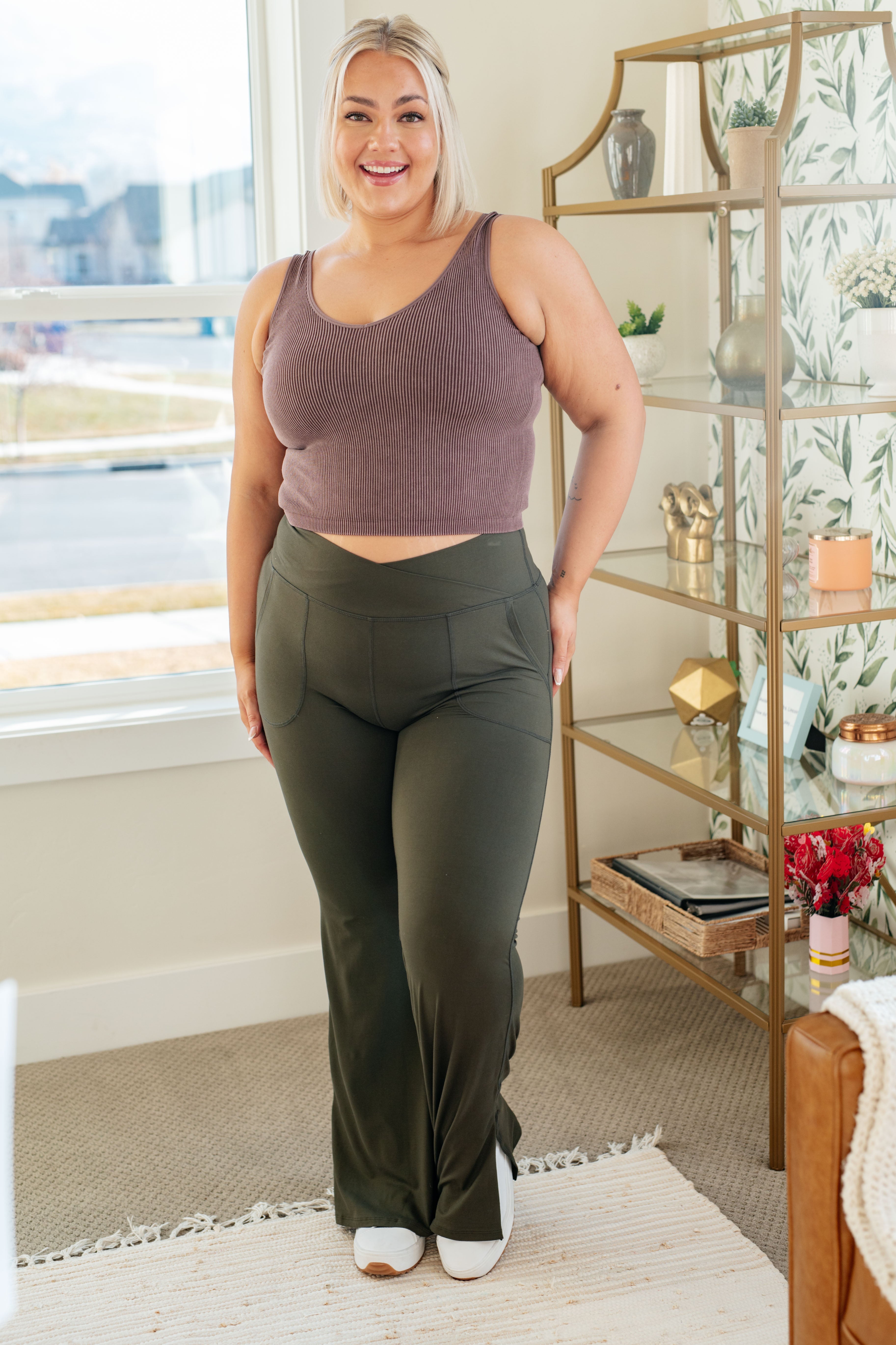 Rae Mode On the Move V Front Flare Leggings in Olive Pants