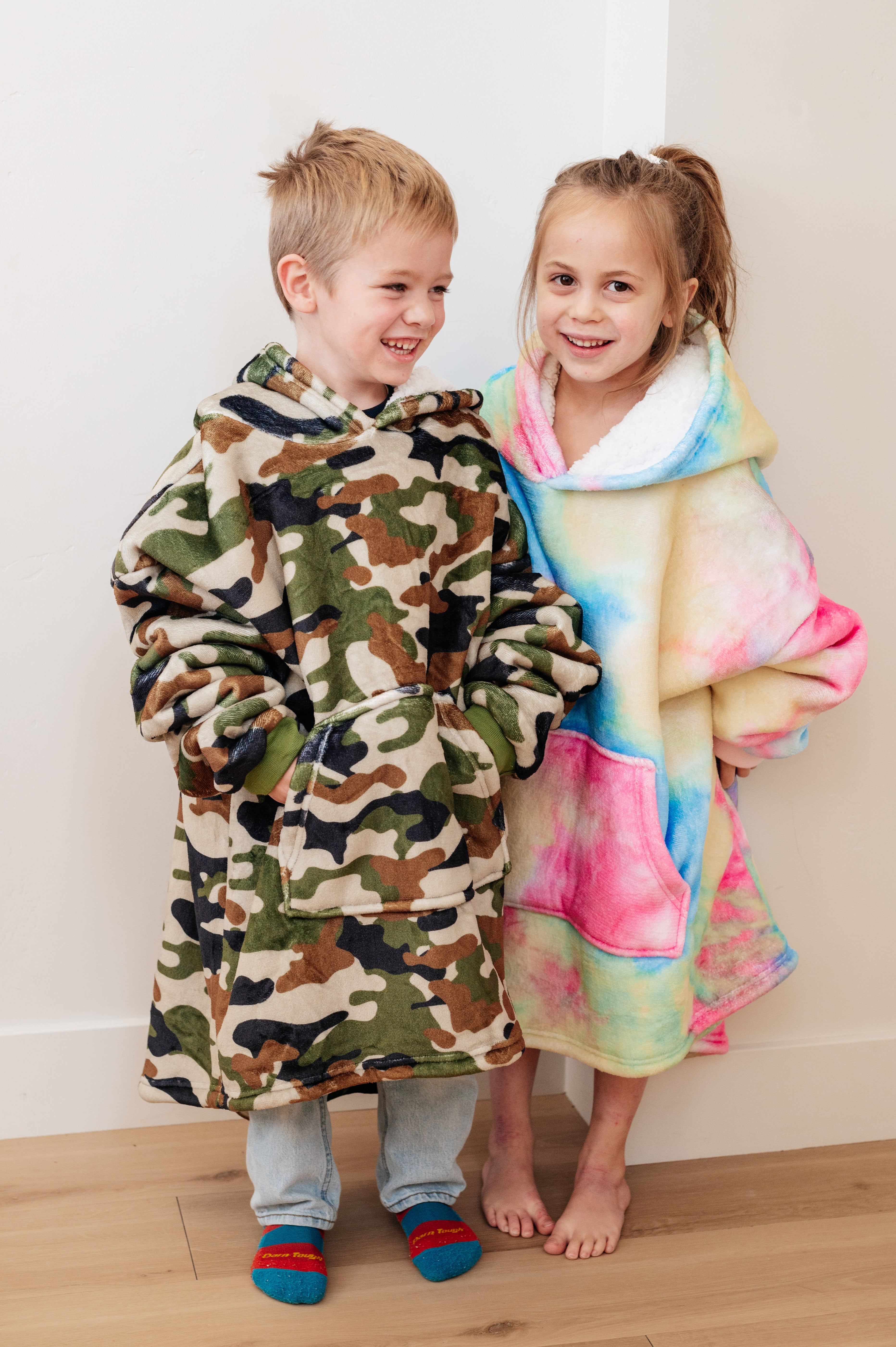 Kids Oversized Hoodie Blanket in Camo Sweatshirts & Hoodies