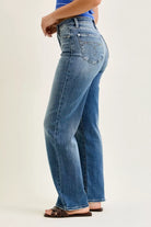 Judy Blue Medium Washed Mid Rise 90s Straight Jeans