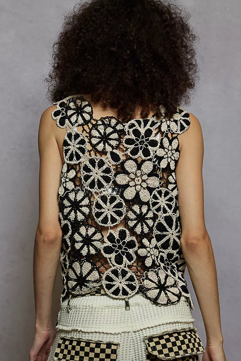 POL Round Neck Floral Crochet Sleeveless Cropped Top