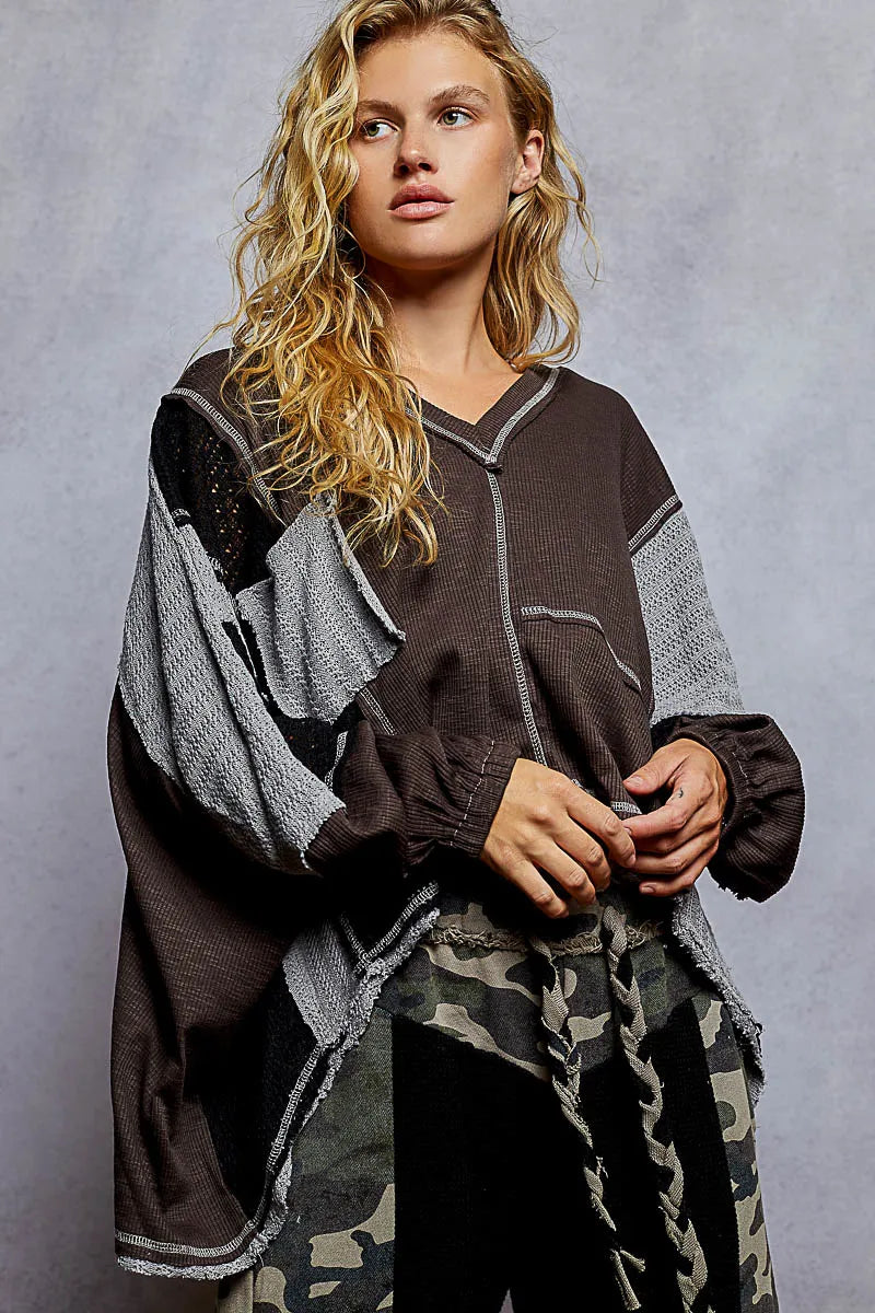 POL Dark Gray High-Low Hem Contrast Stitching V-Neck Top