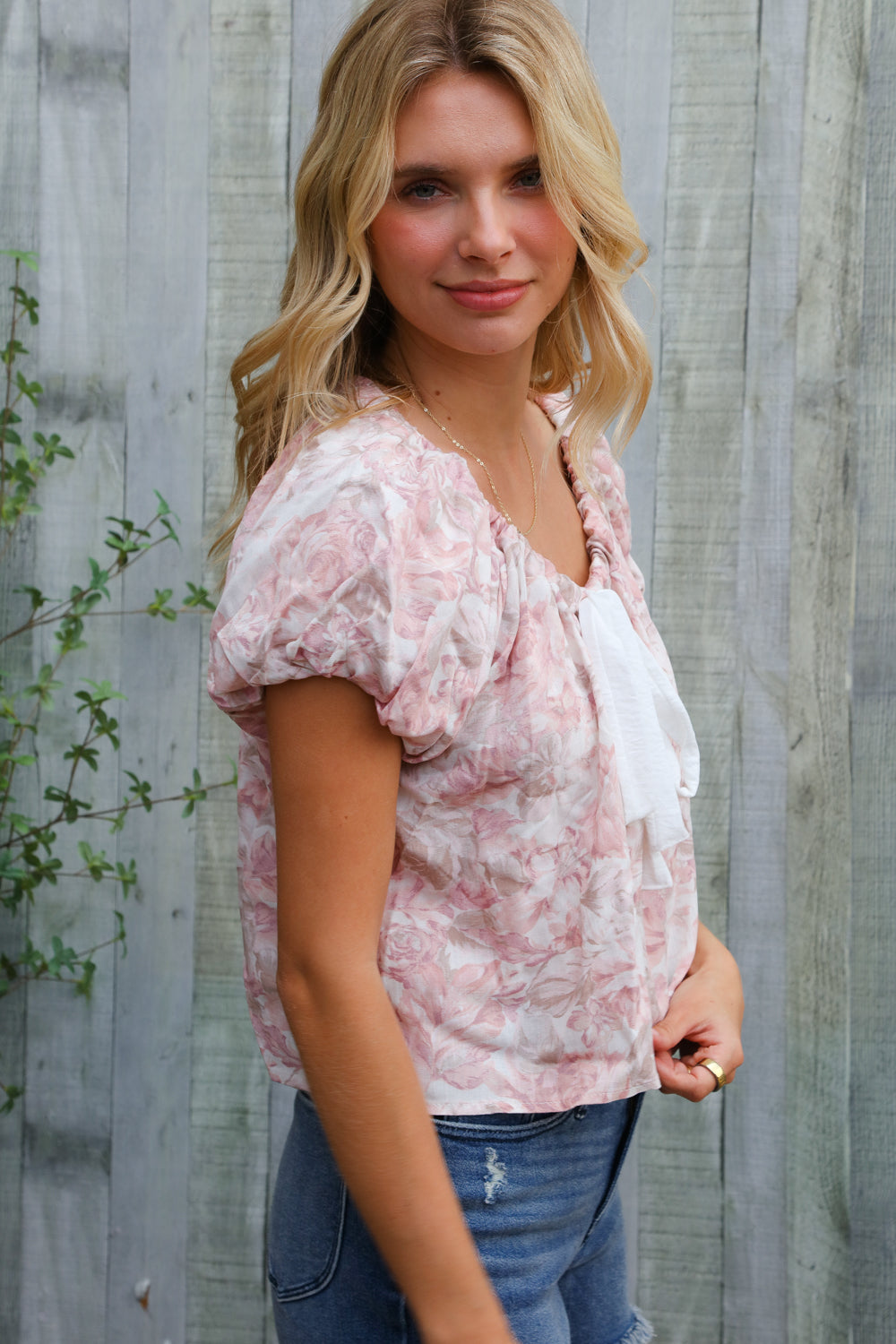 Kori America Blush Scoop Neck Bubble Sleeve Floral Top w/Bow