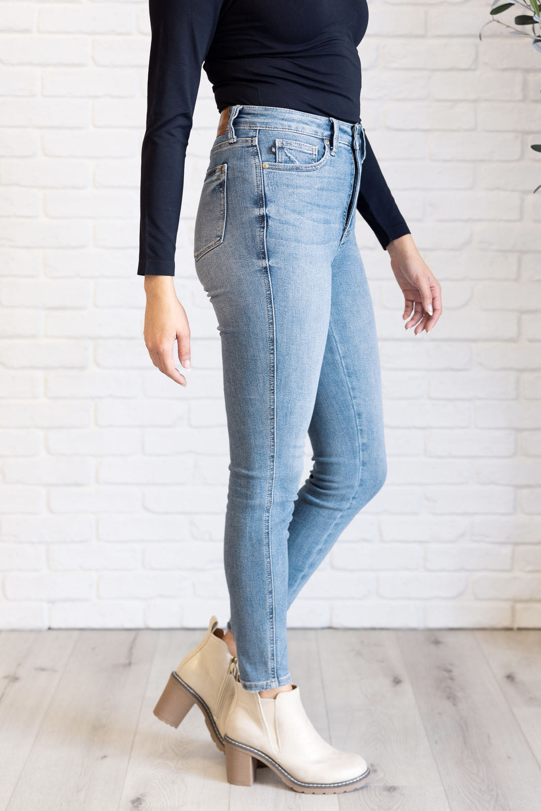 Judy Blue Justine High Rise Control Top Contrast Wash Skinny Jeans Jeans