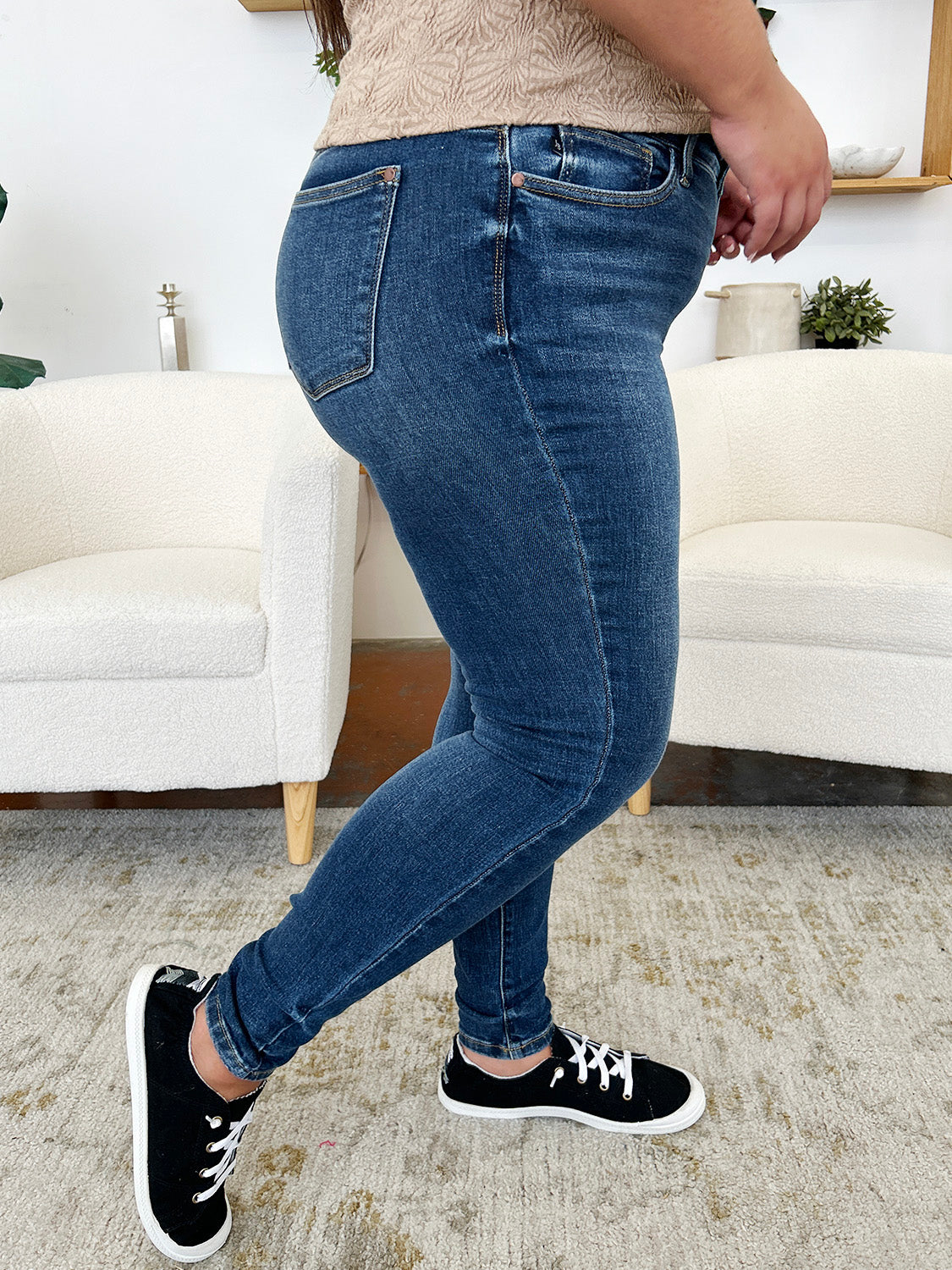 Judy Blue Medium Washed Classic Hand Sanded Skinny Jeans Trendsi