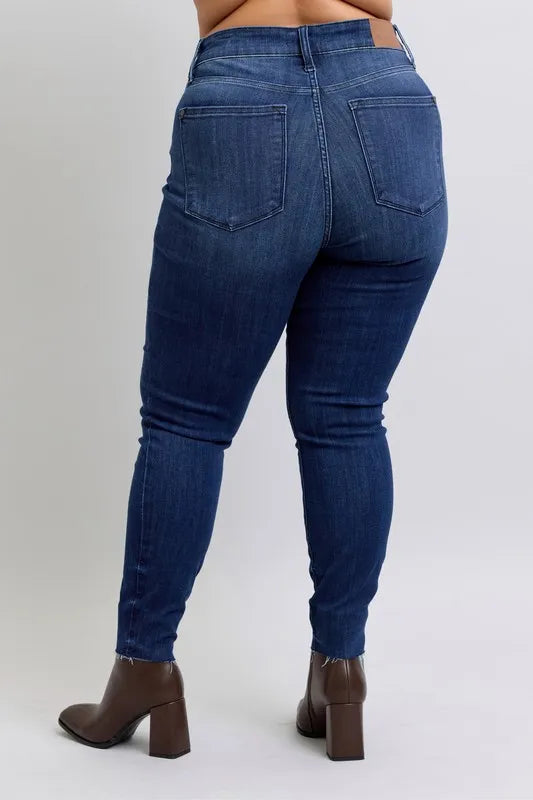Judy Blue Dark Washed Mid Rise Skinny Jeans with Raw Hem