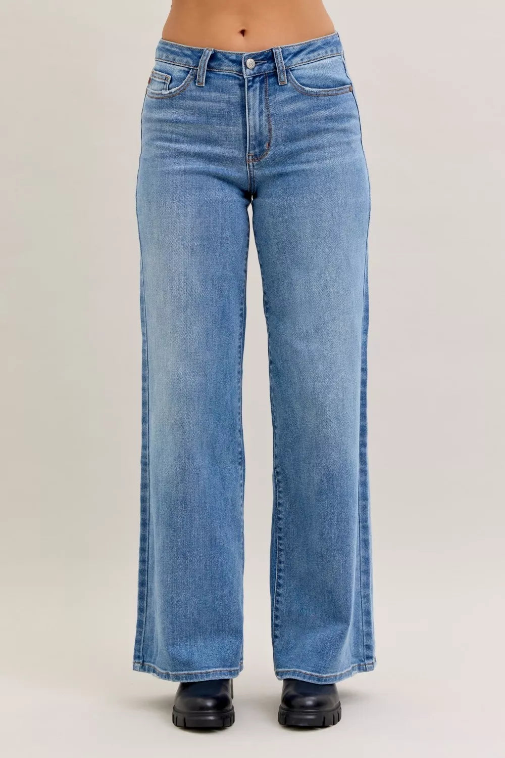 Judy Blue Mid Rise Retro Wide Leg Jeans MD