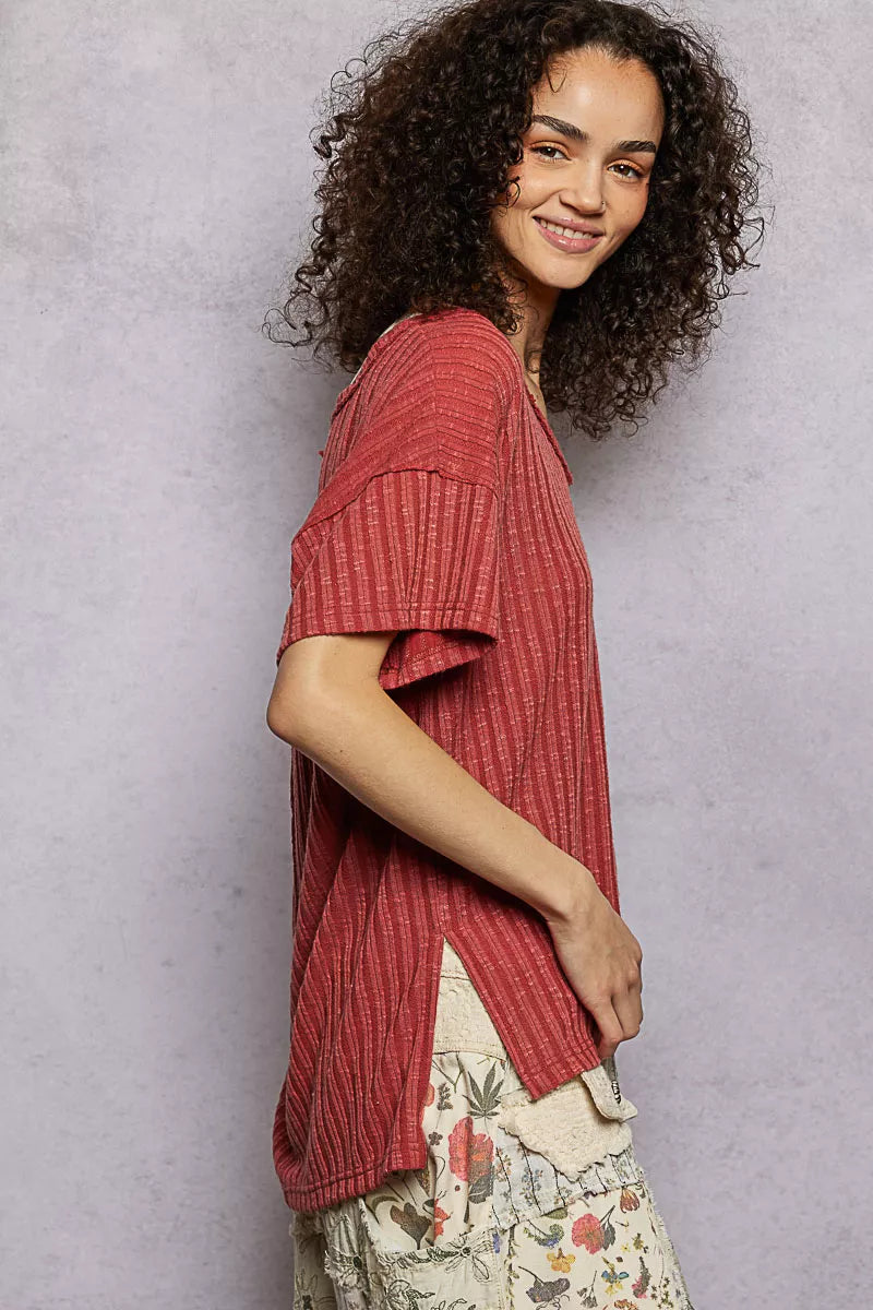 POL Terra-cotta Ribbed Knit V-Neck Short Sleeve T-Shirt with Side Slit