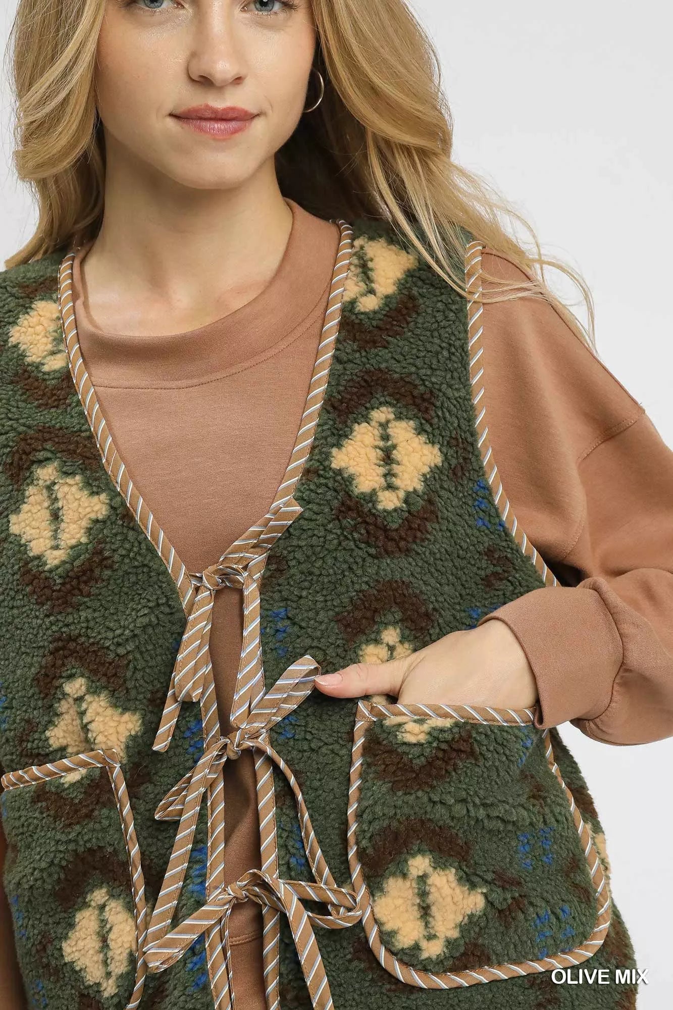 Umgee Mix Patterned Sherpa Tie-Front Vest – Olive Mix