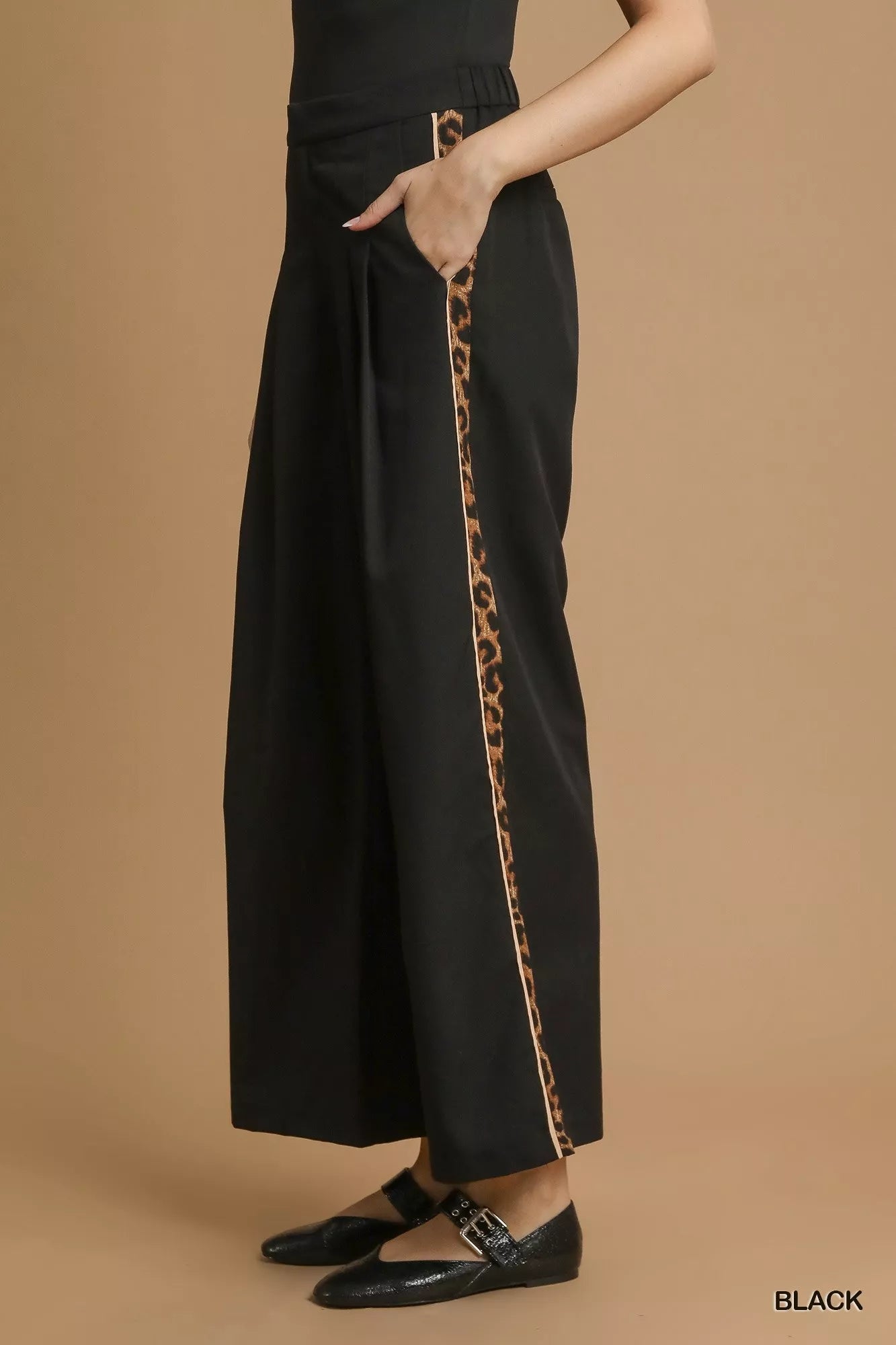Umgee Black Front Pleated Wide-Leg Trouser with Leopard Contrast Trim