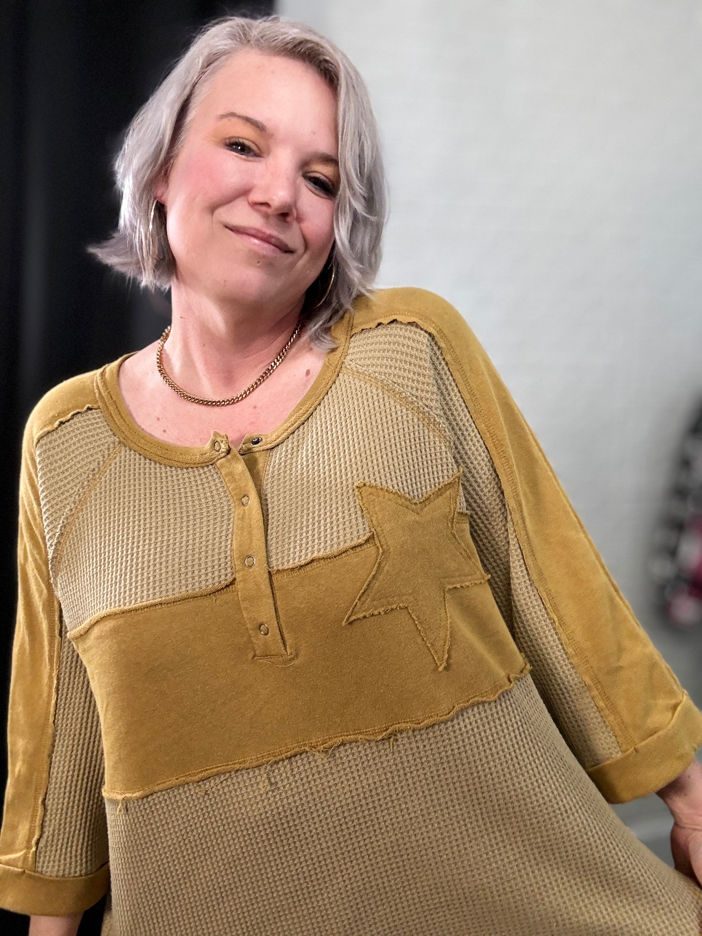 SAGE + FIG Olive Star Applique Patch Exposed Seam Waffle Knit Top Trendsi