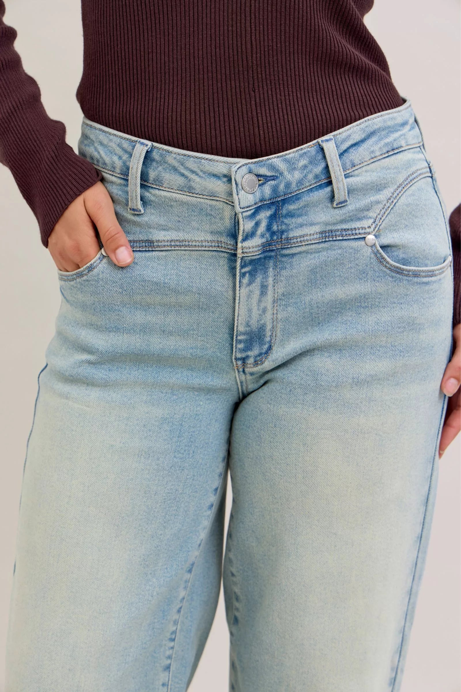 Judy Medium Washed Blue High Waist Column Straight Jeans