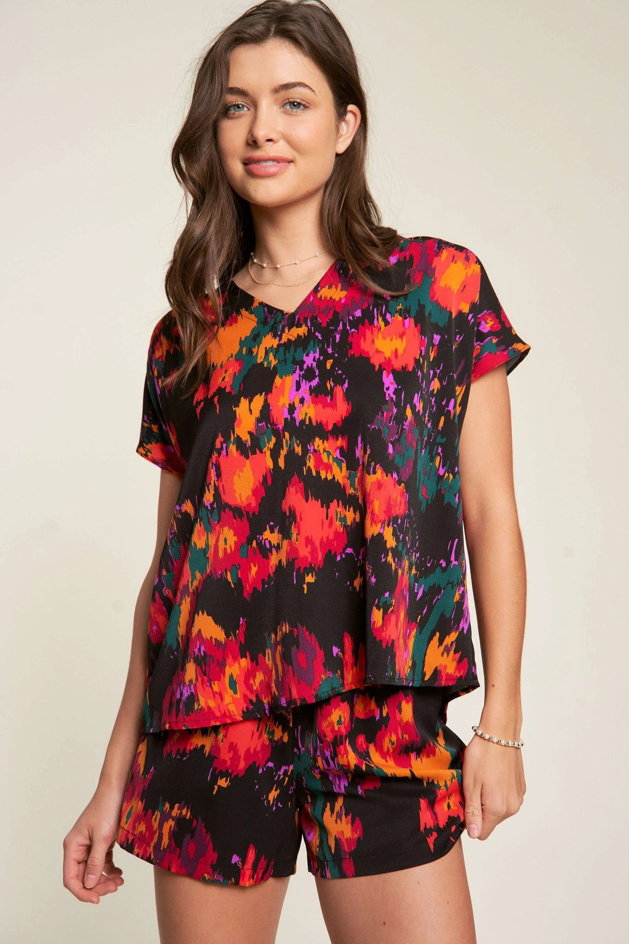 Davi & Dani Printed V Neck Short Sleeve Top and Shorts Set BLACK