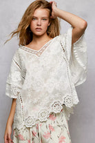 POL Off White Floral Crochet V-Neck Short Sleeve Blouse with Scalloped Hem