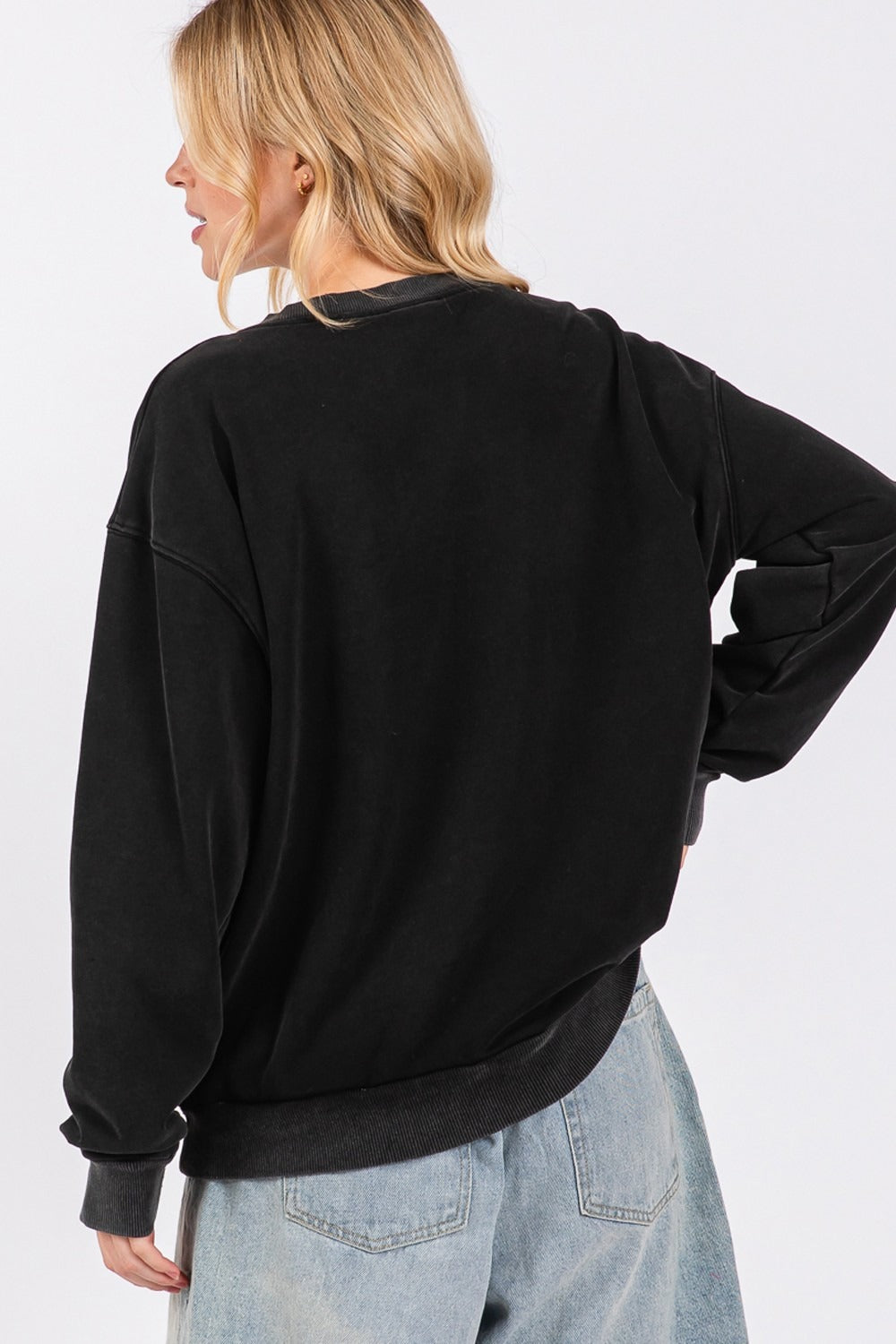 SAGE + FIG Mineral Washed USA Letter Patch Round Neck Sweatshirt in Black Trendsi