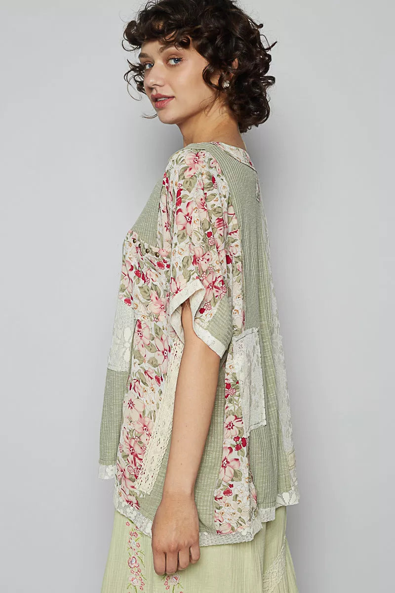 POL Ssge Lace Round Neck Short Sleeve Floral Pattern Top with Patch Detail