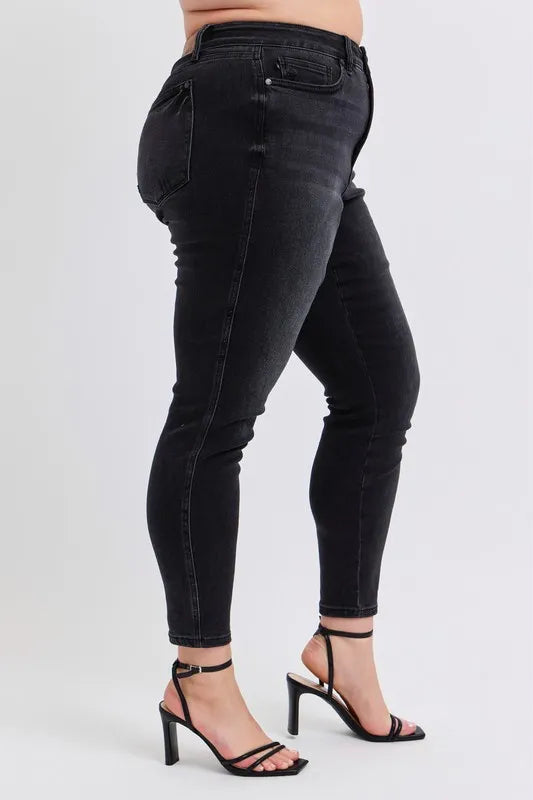 Judy Blue Black Mid Rise Tummy Control Skinny Jeans