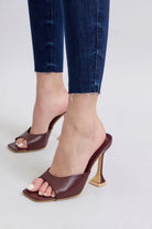 Judy Blue Dark Washed Mid Rise Skinny Jeans with Raw Hem
