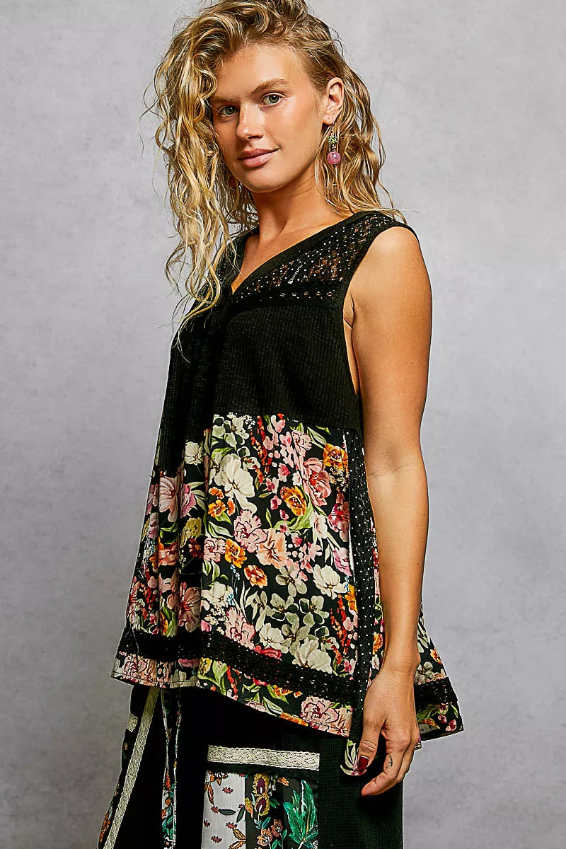 POL Black Lace Detail Floral V-Neck Tank