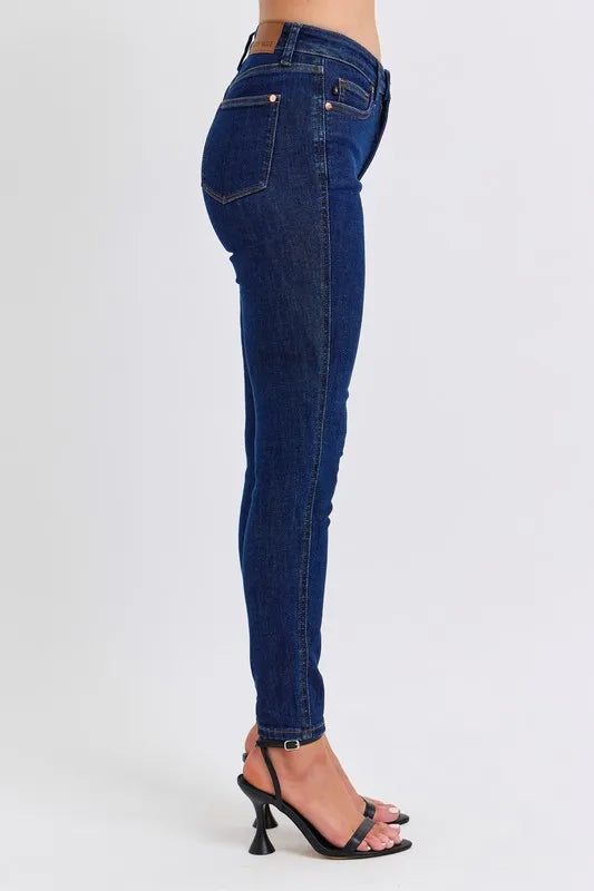 Judy Blue Mid Rise Tummy Control Classic Skinny Jeans