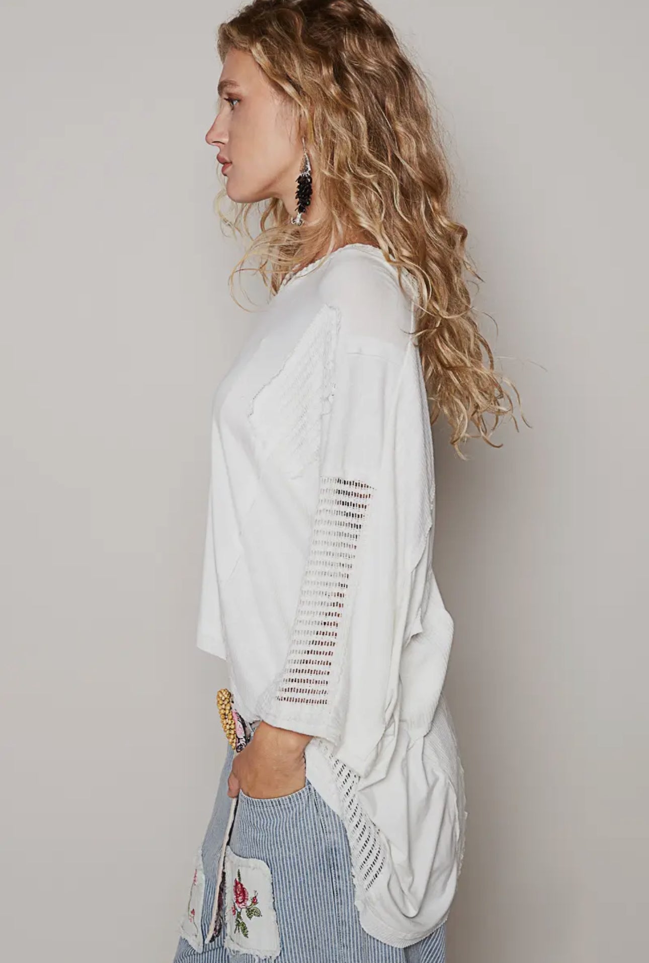 POL Ivory High-Low Contrast V-Neck Top Shirts