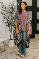 Urbanista Bella Vida Open Front Floral Print Kimono Womens