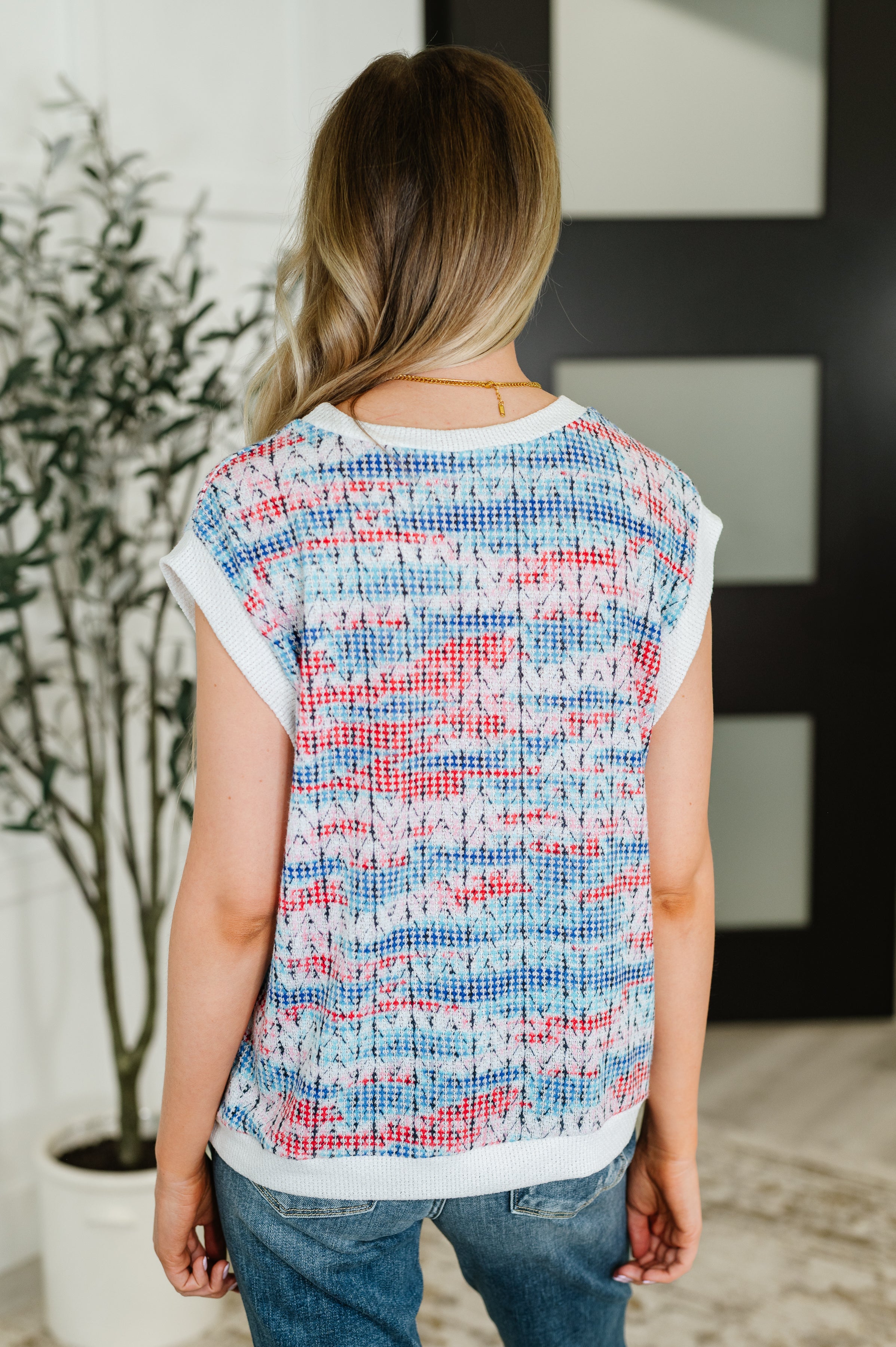 Blurred Beauty Textured Knit Top in Blue, Red and White Womens