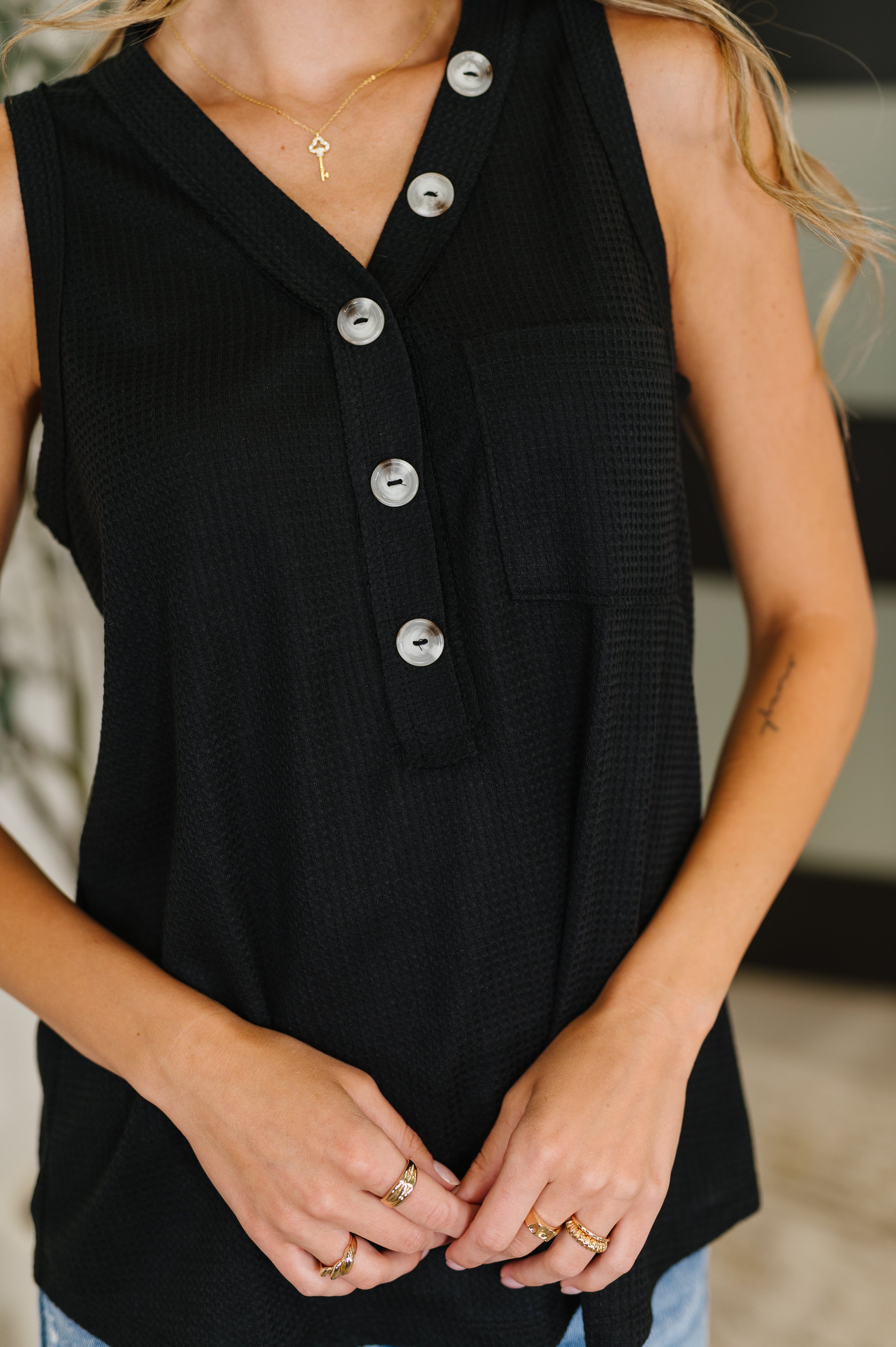 Andree by Unit Buttoned Up Buttercup Sleeveless Top in Black Womens