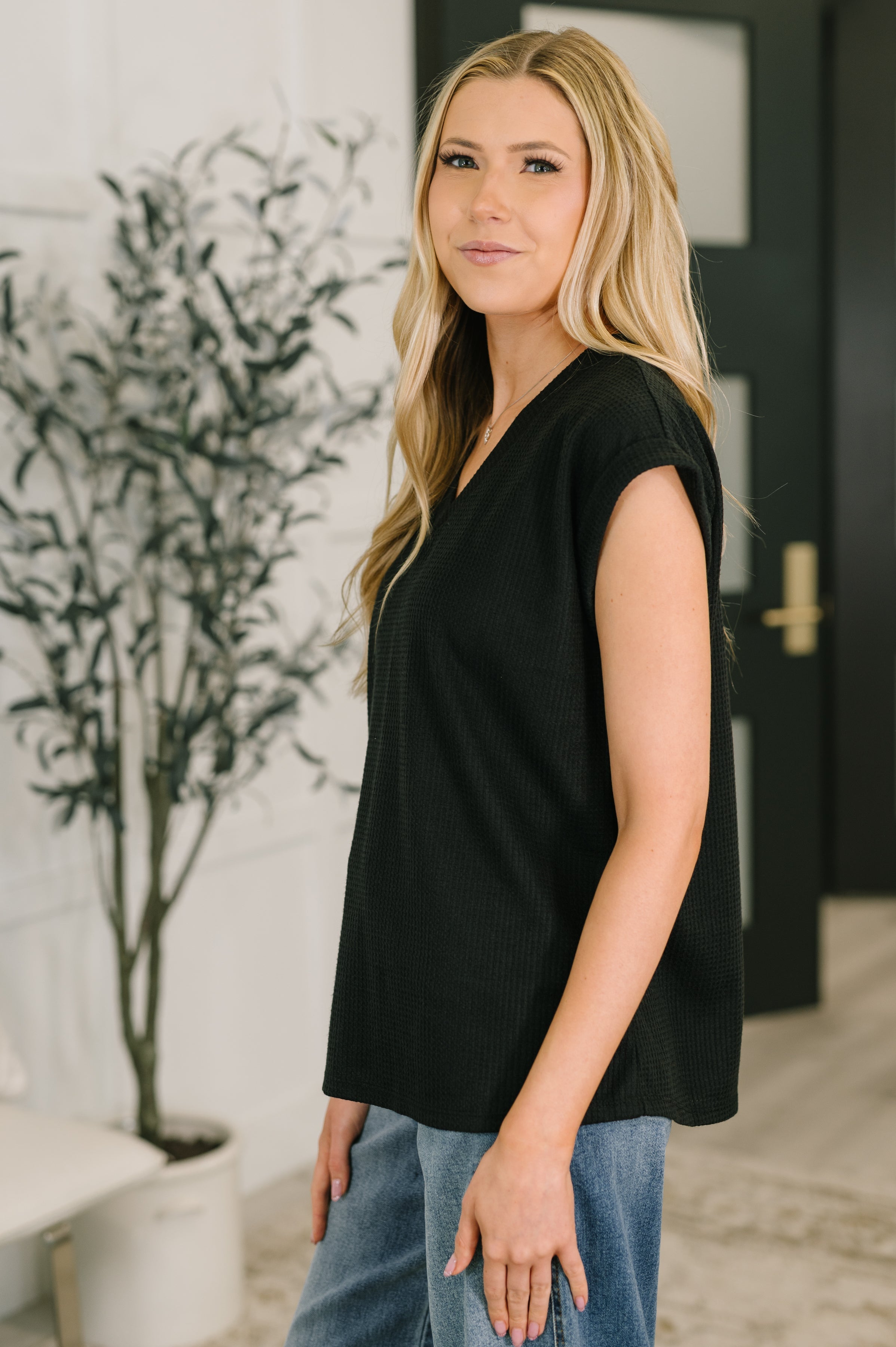 Dear Scarlett Classic Timeless V-Neck Tee in Black Womens