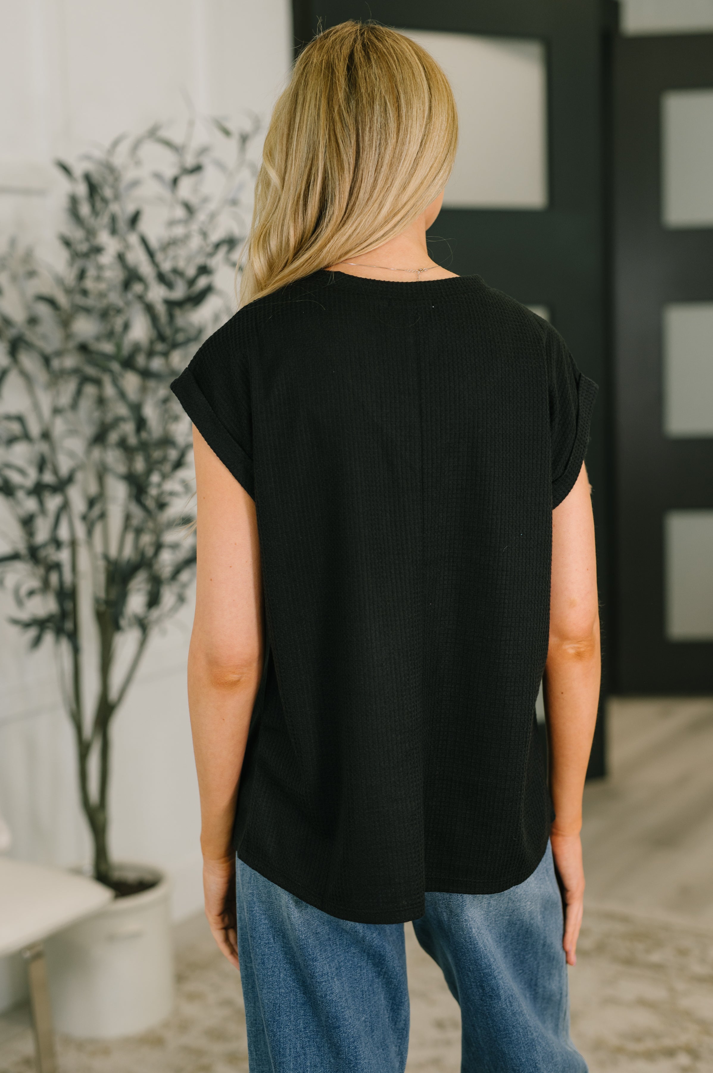 Dear Scarlett Classic Timeless V-Neck Tee in Black Womens