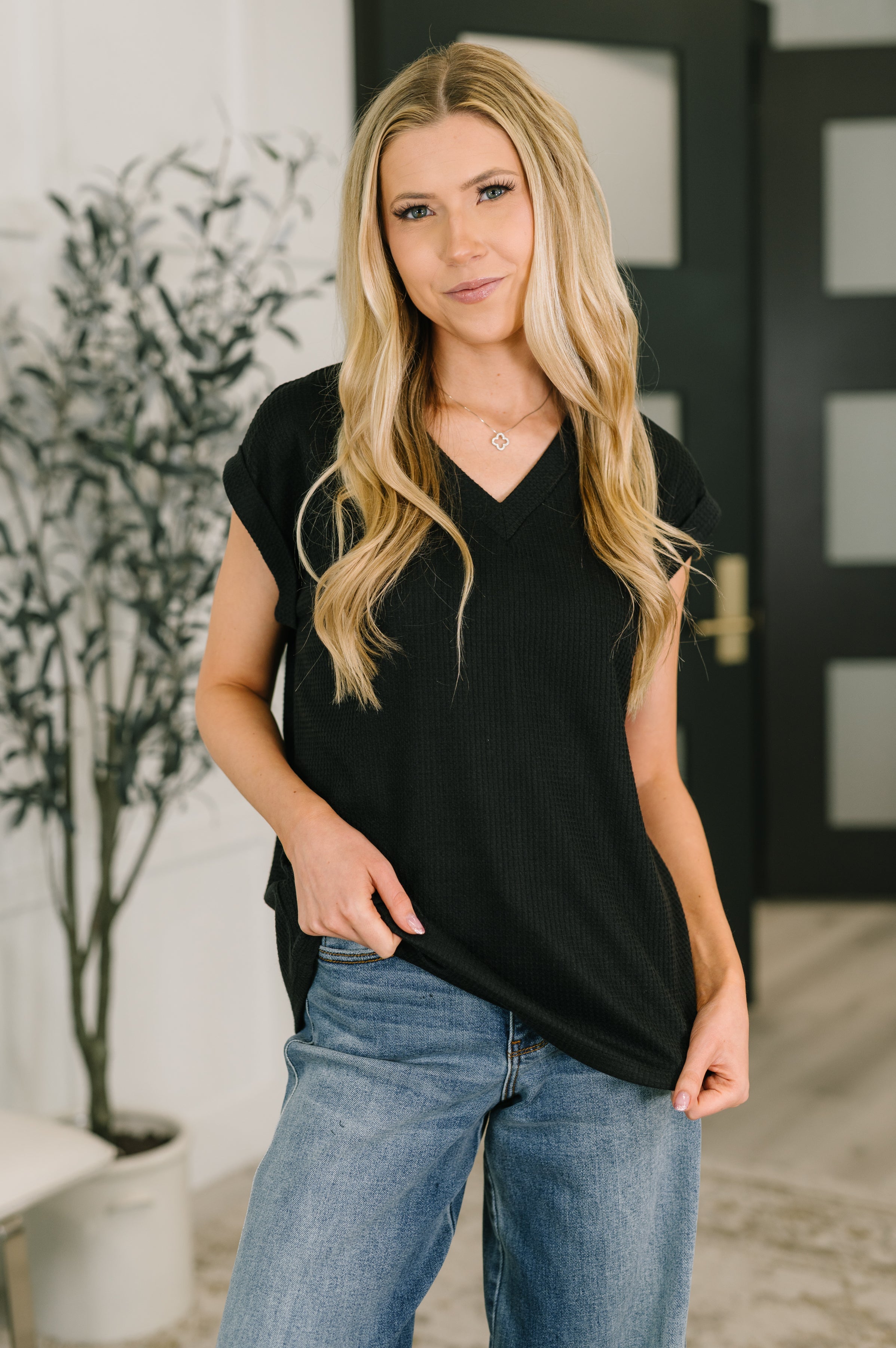 Dear Scarlett Classic Timeless V-Neck Tee in Black Womens