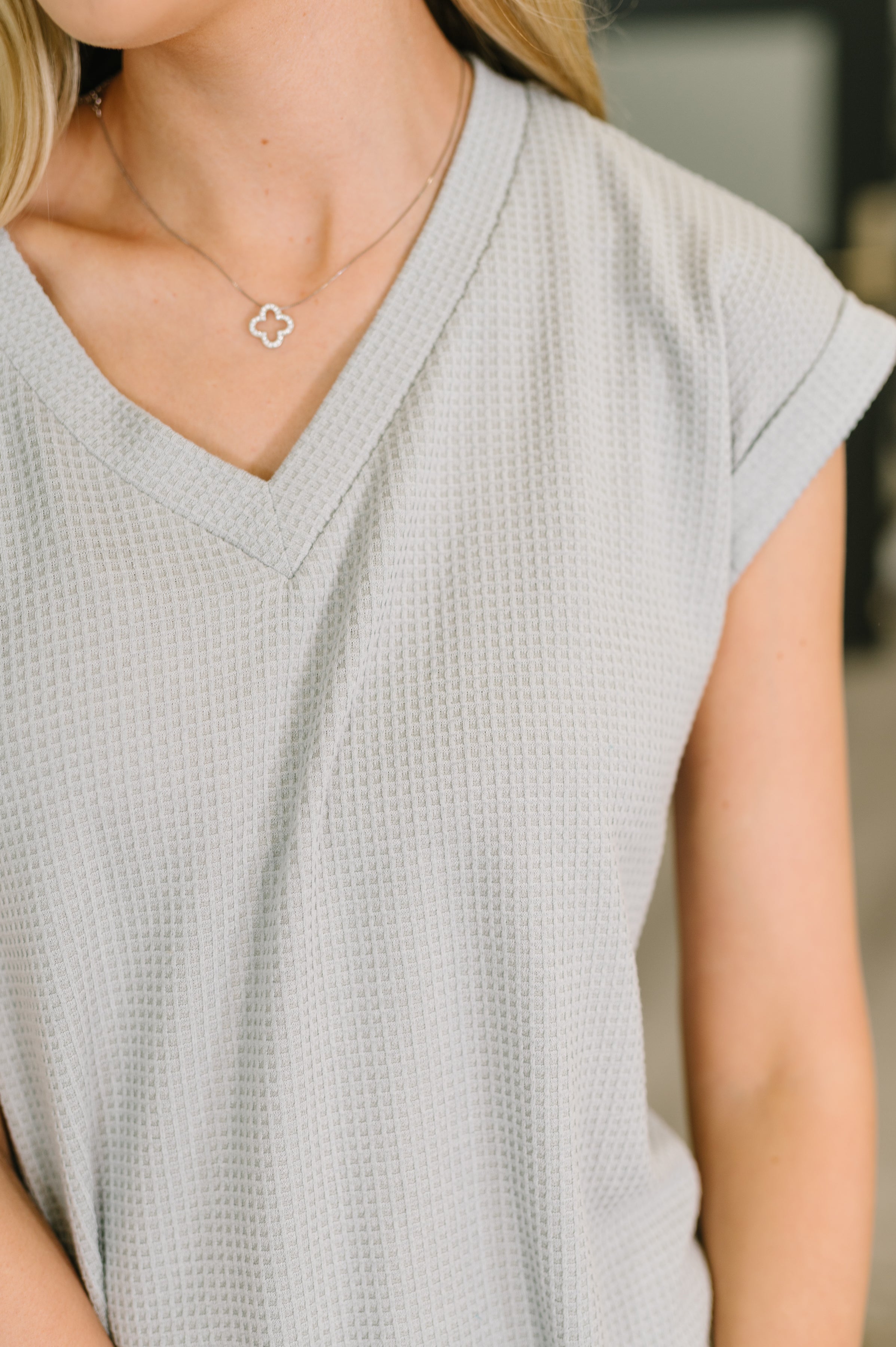 Dear Scarlett Classic Timeless V-Neck Tee in Pearl Grey Womens
