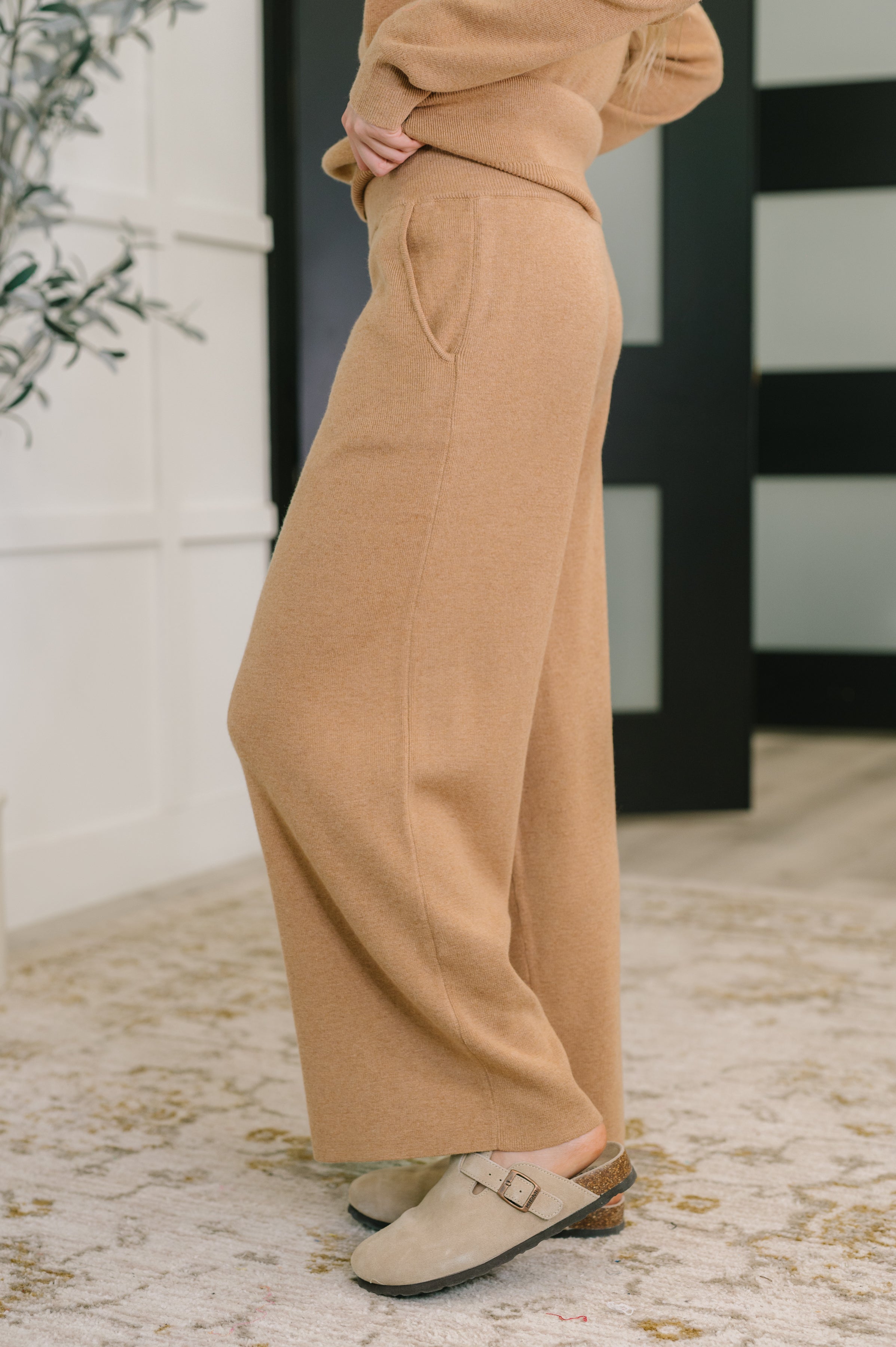 Honey Mark Clove Ribbed Knit Culottes in Camel Womens