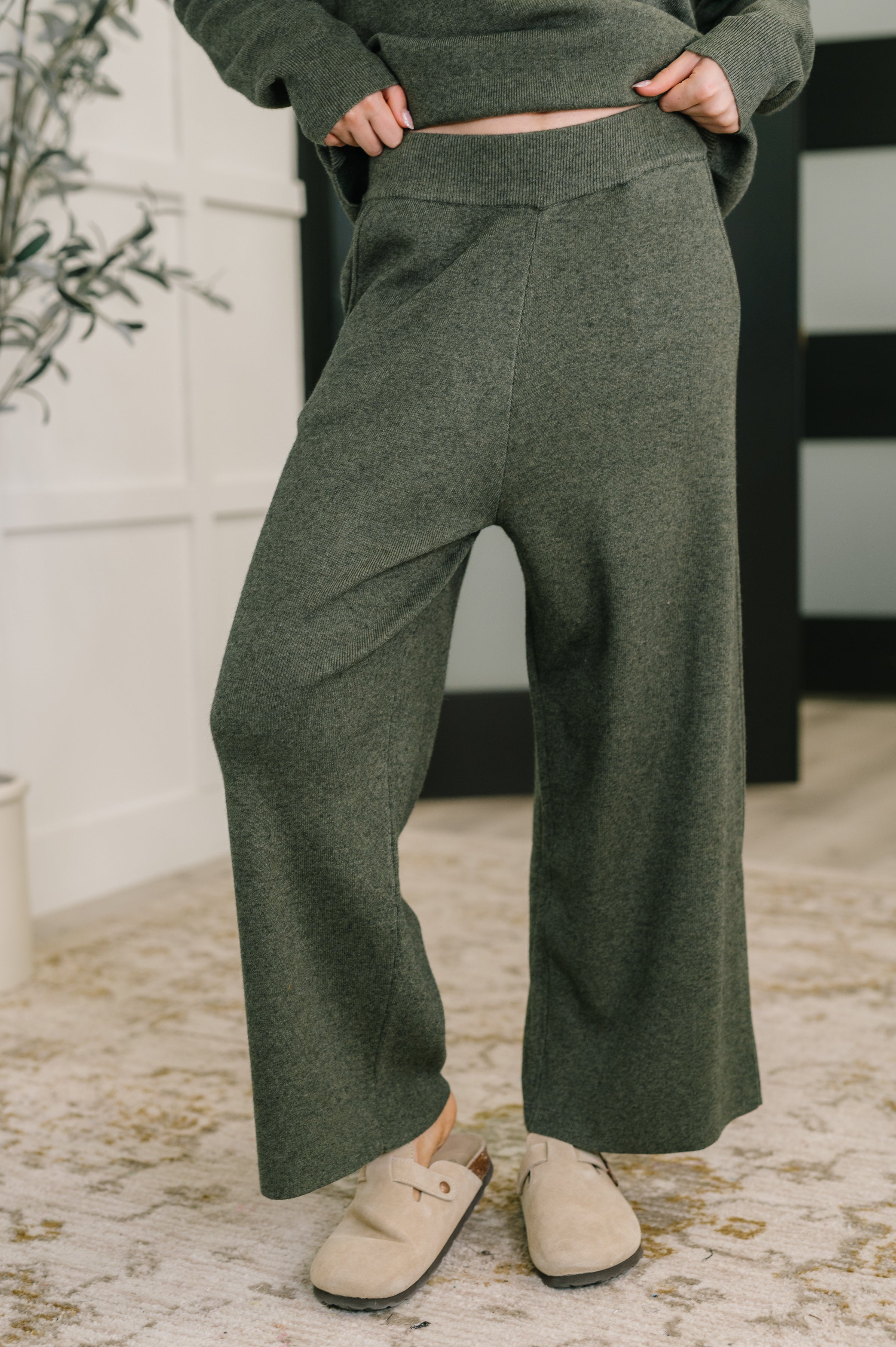 Honey Mark Clove Ribbed Knit Culottes in Moss Womens