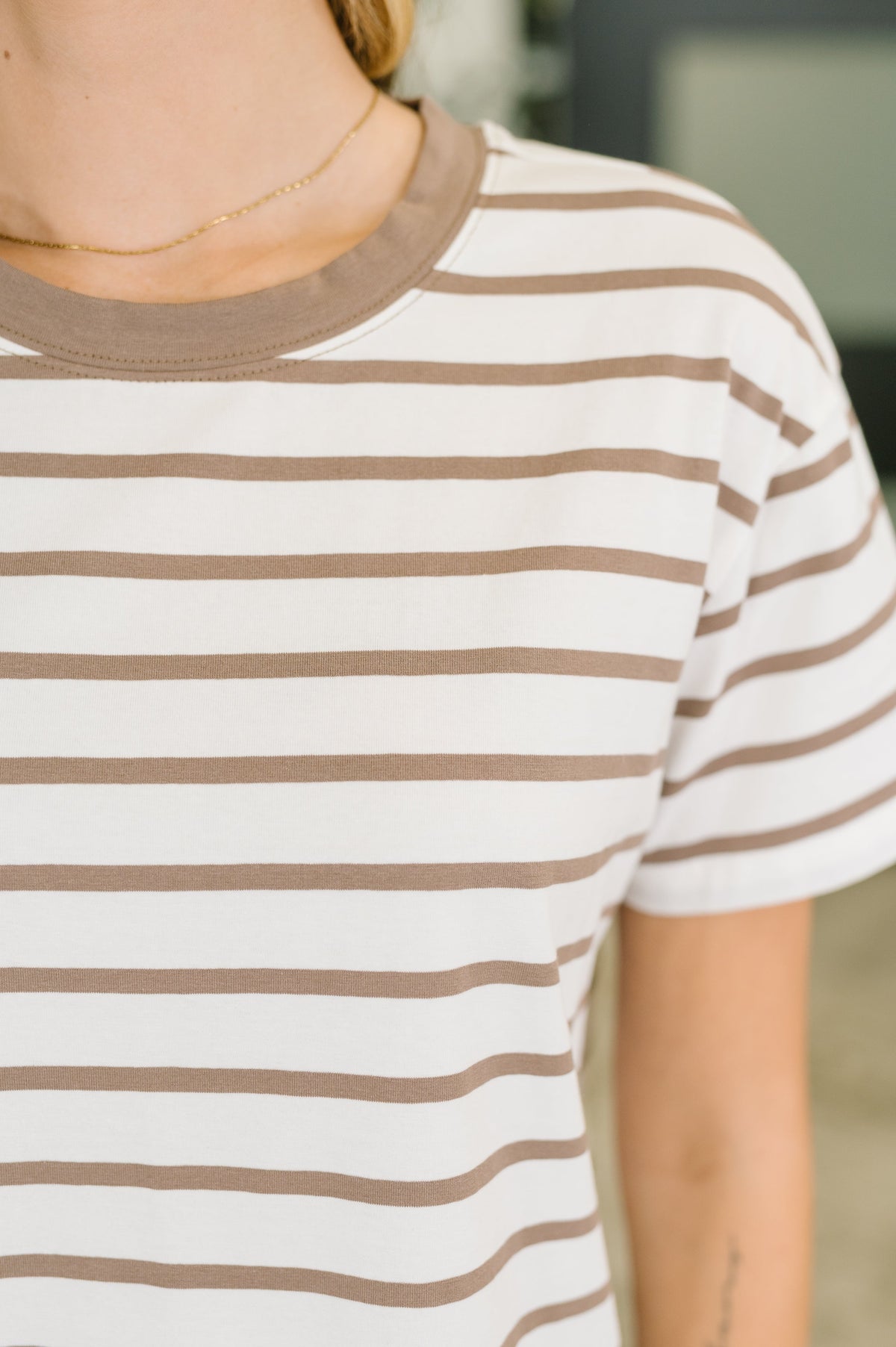 Zenana Convincing Argument Casual Tee in Mocha Womens
