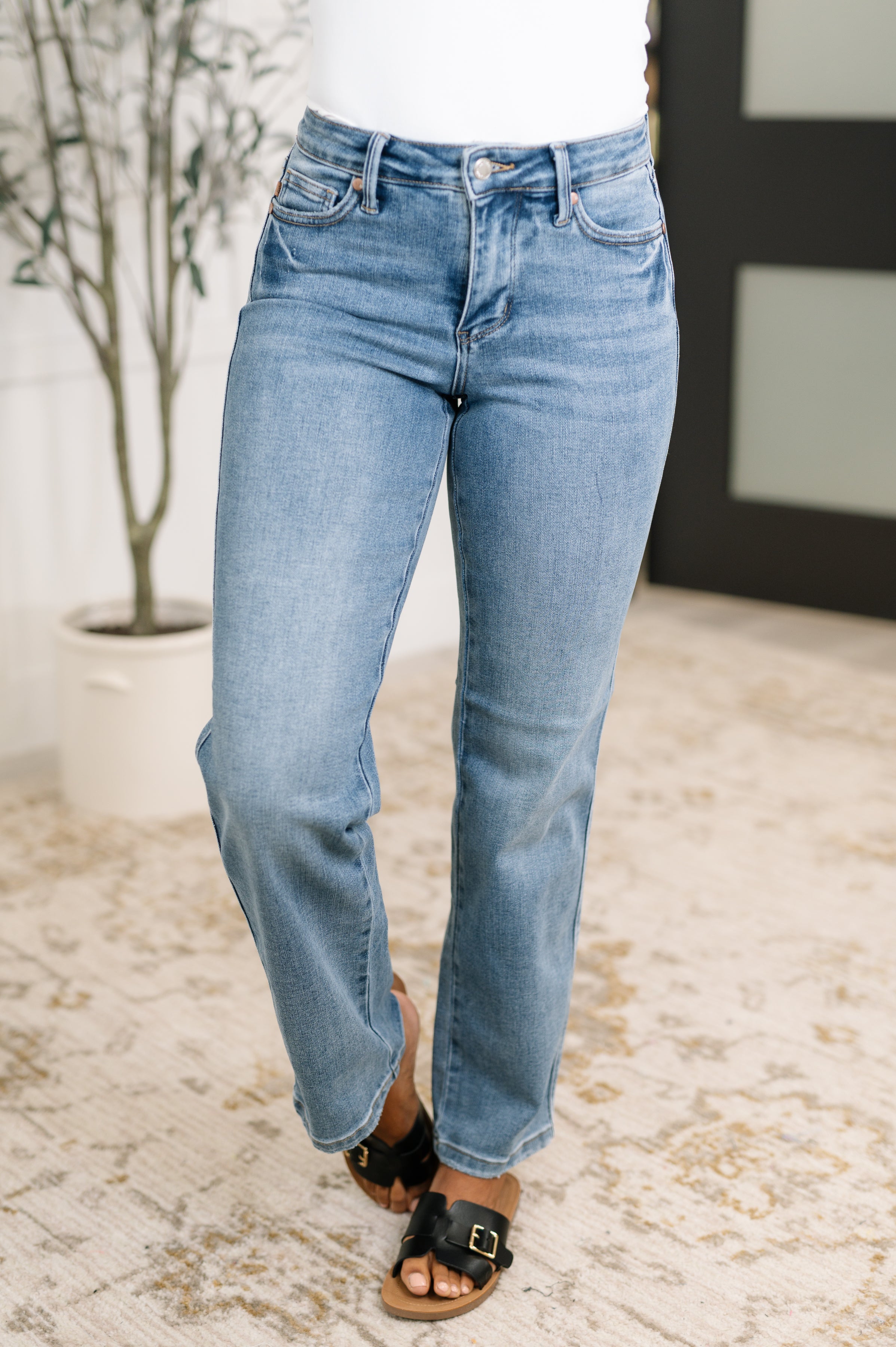 Judy Blue Corrine Mid Rise Tummy Control Top Vintage Straight Jeans Womens