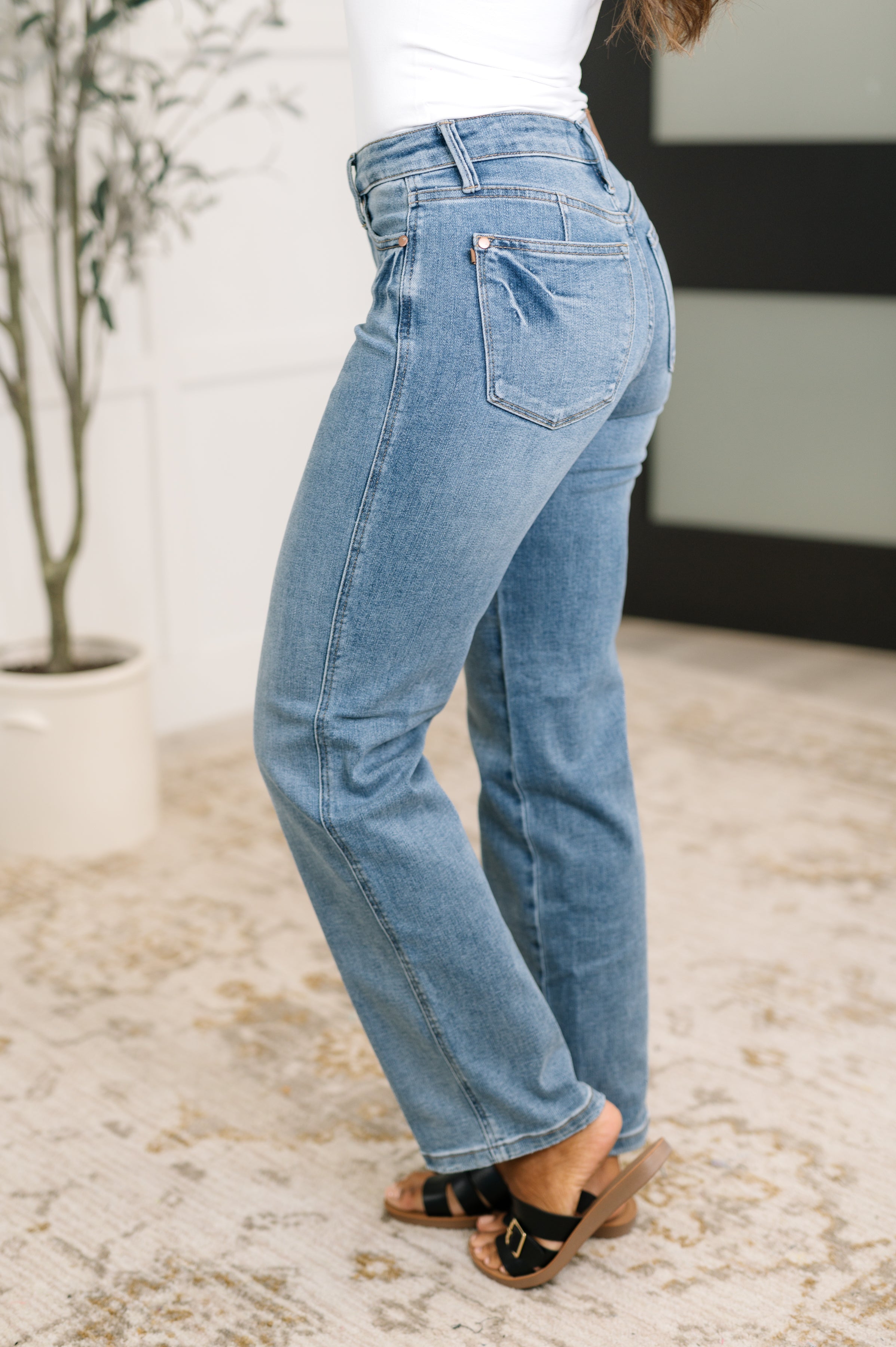 Judy Blue Corrine Mid Rise Tummy Control Top Vintage Straight Jeans Womens
