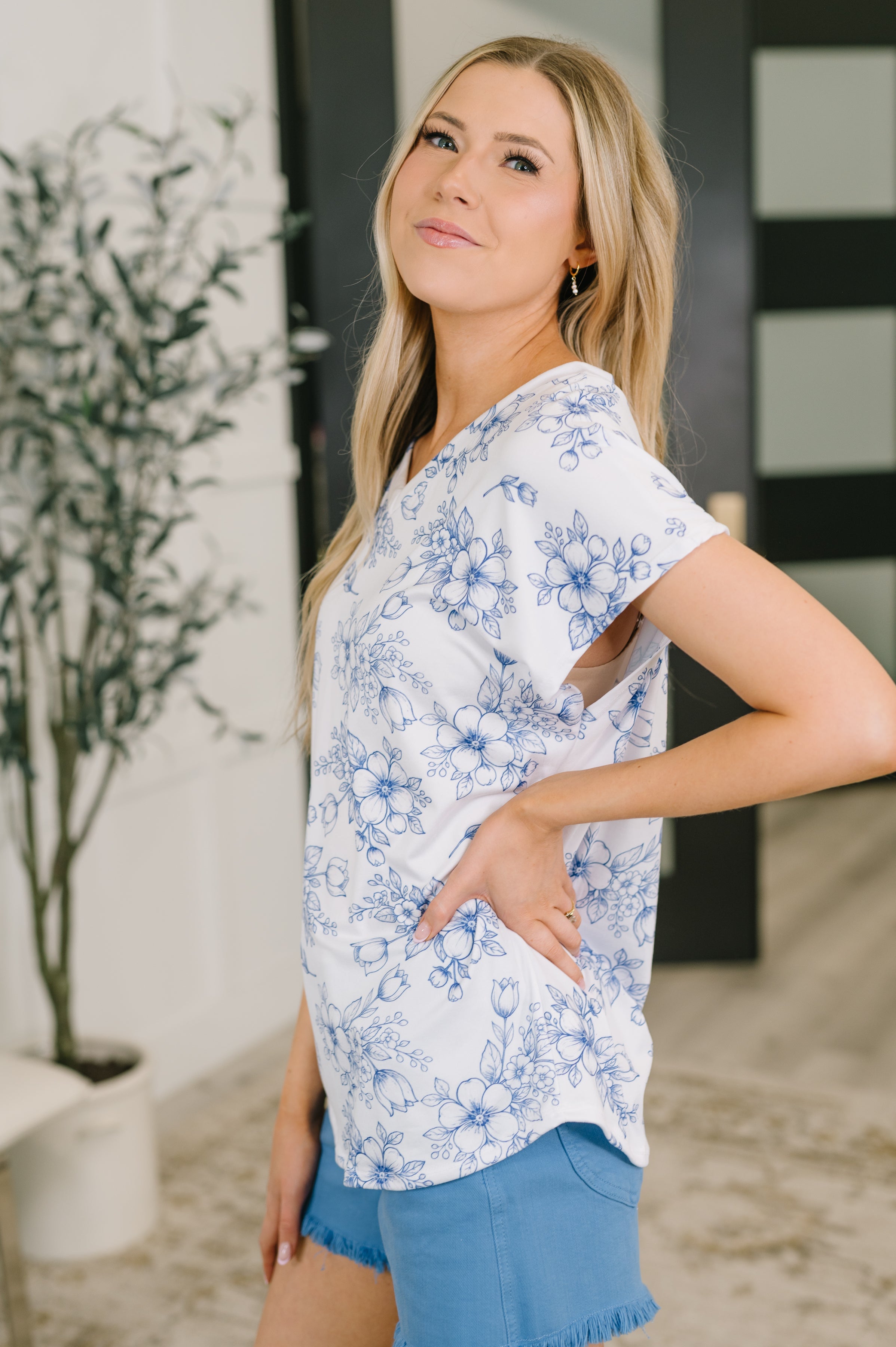 Haptics Down Right Delicate V-Neck Tulip Floral Top Womens