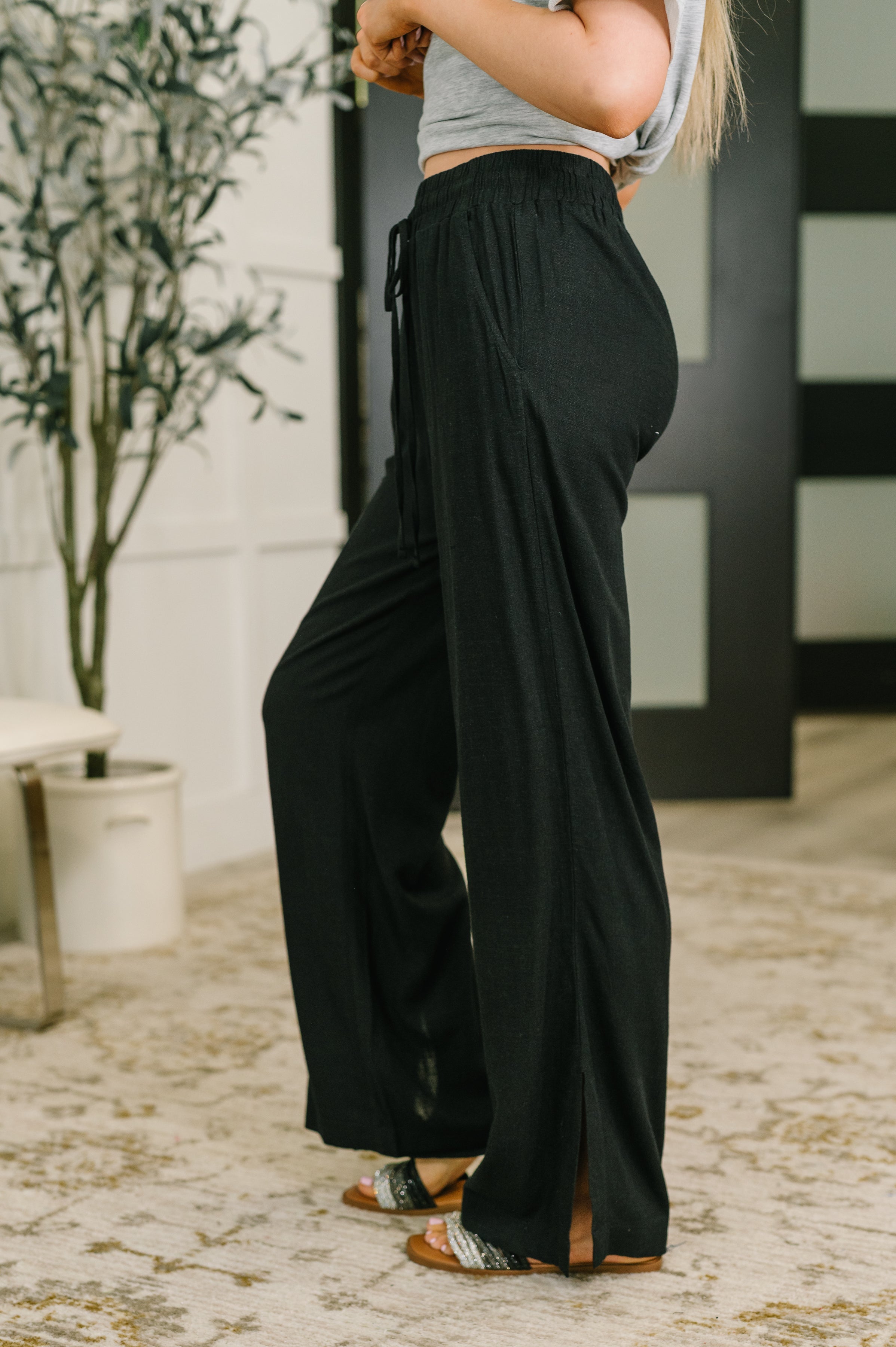 Essential Feeling Straight Leg Lounge Pants in Light in Black Womens
