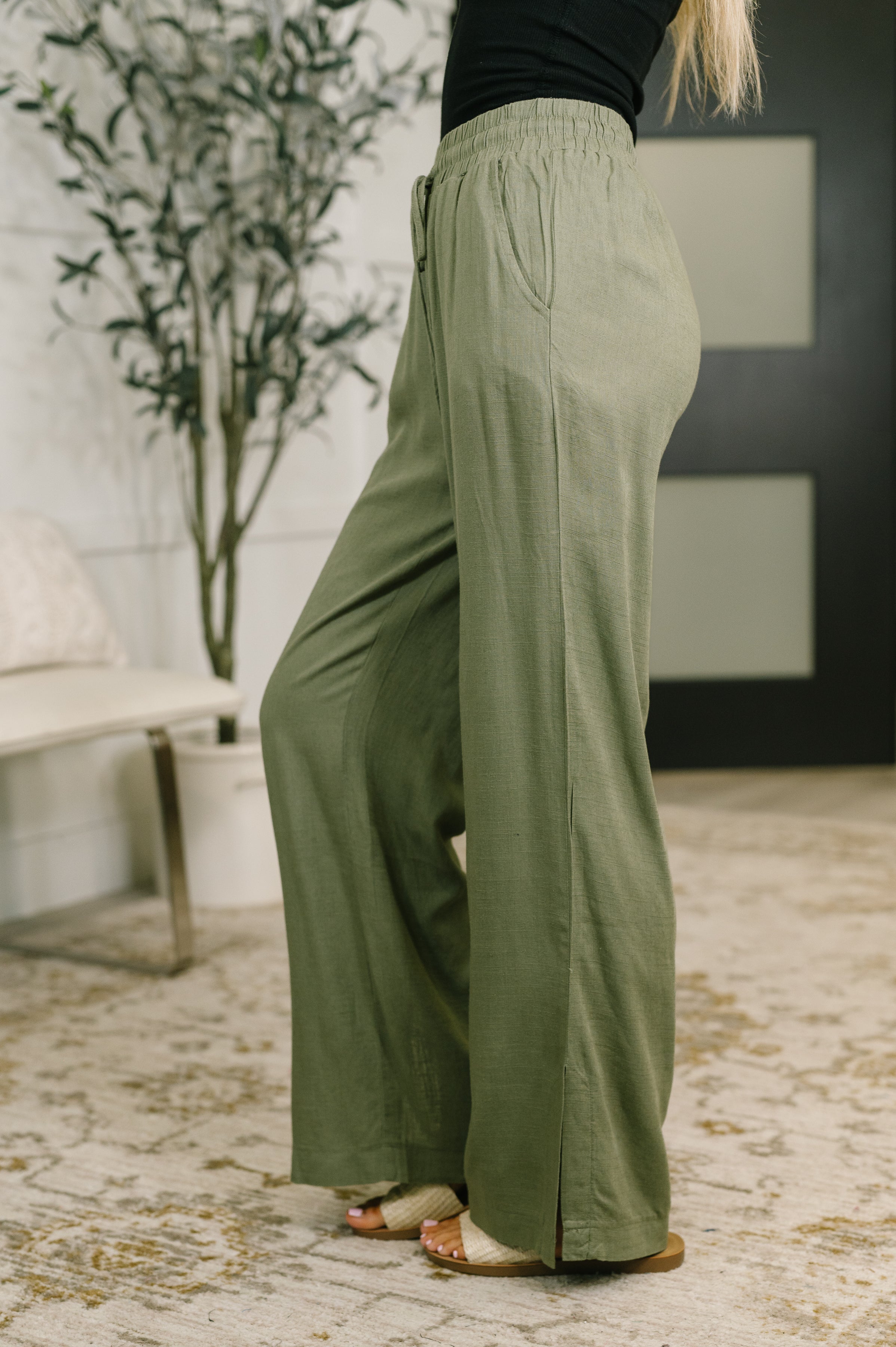 Essential Feeling Straight Leg Lounge Pants in Light in Olive Womens