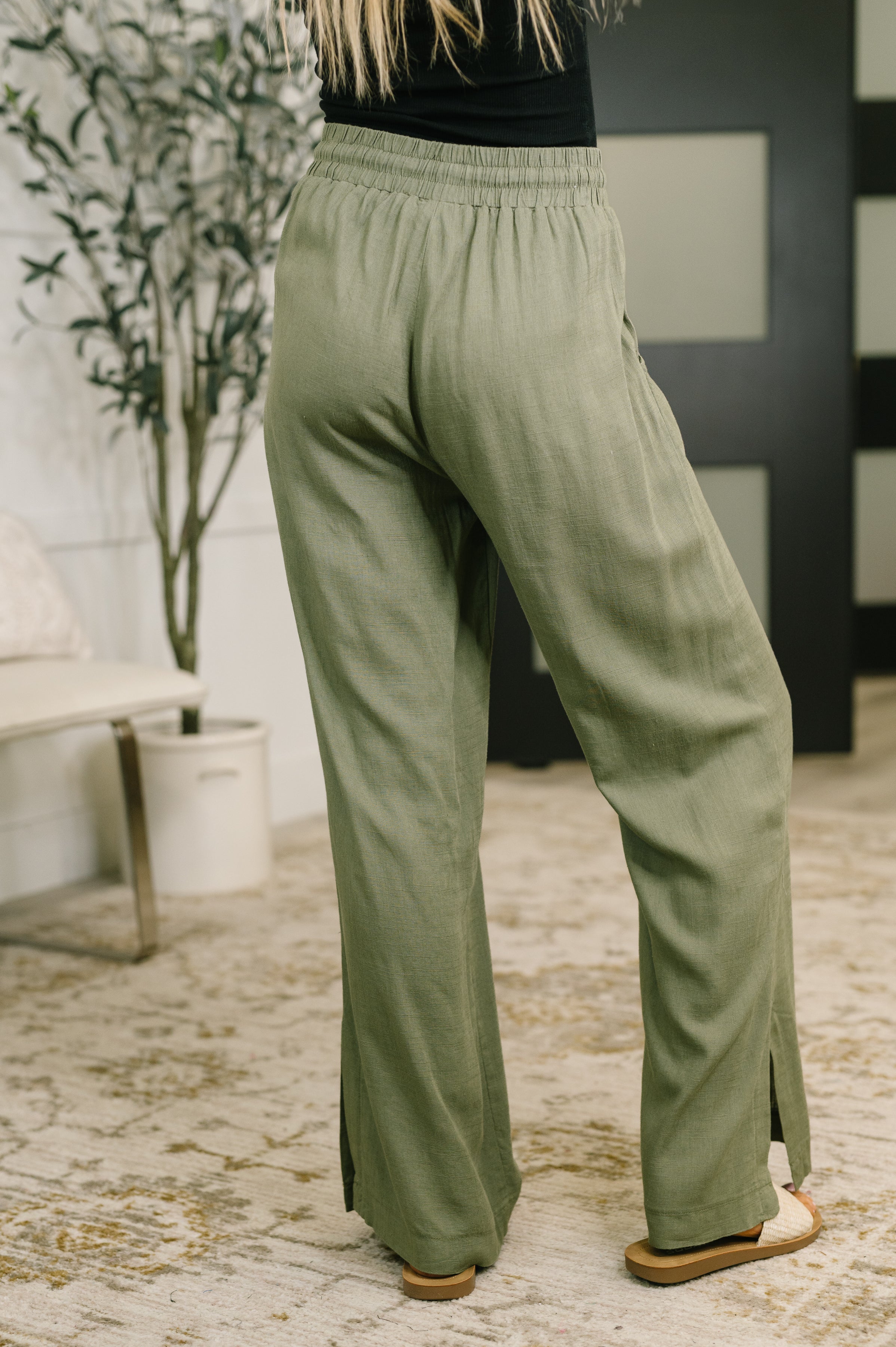 Essential Feeling Straight Leg Lounge Pants in Light in Olive Womens