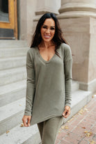 Mono B Essential Lounge Top in Mineral Wash Olive Womens