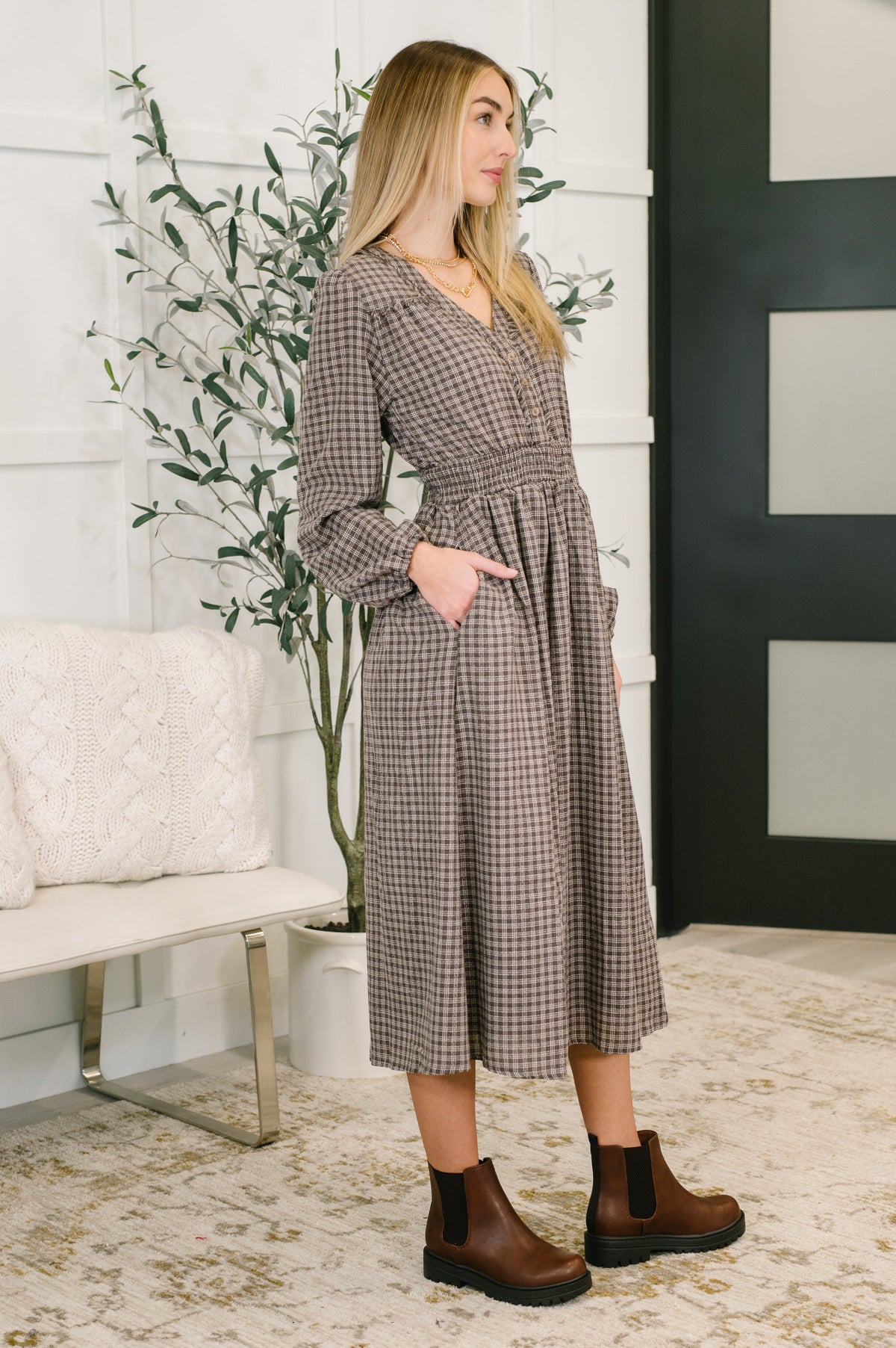 Very J Fairytale Plot Plaid Midi Dress Womens