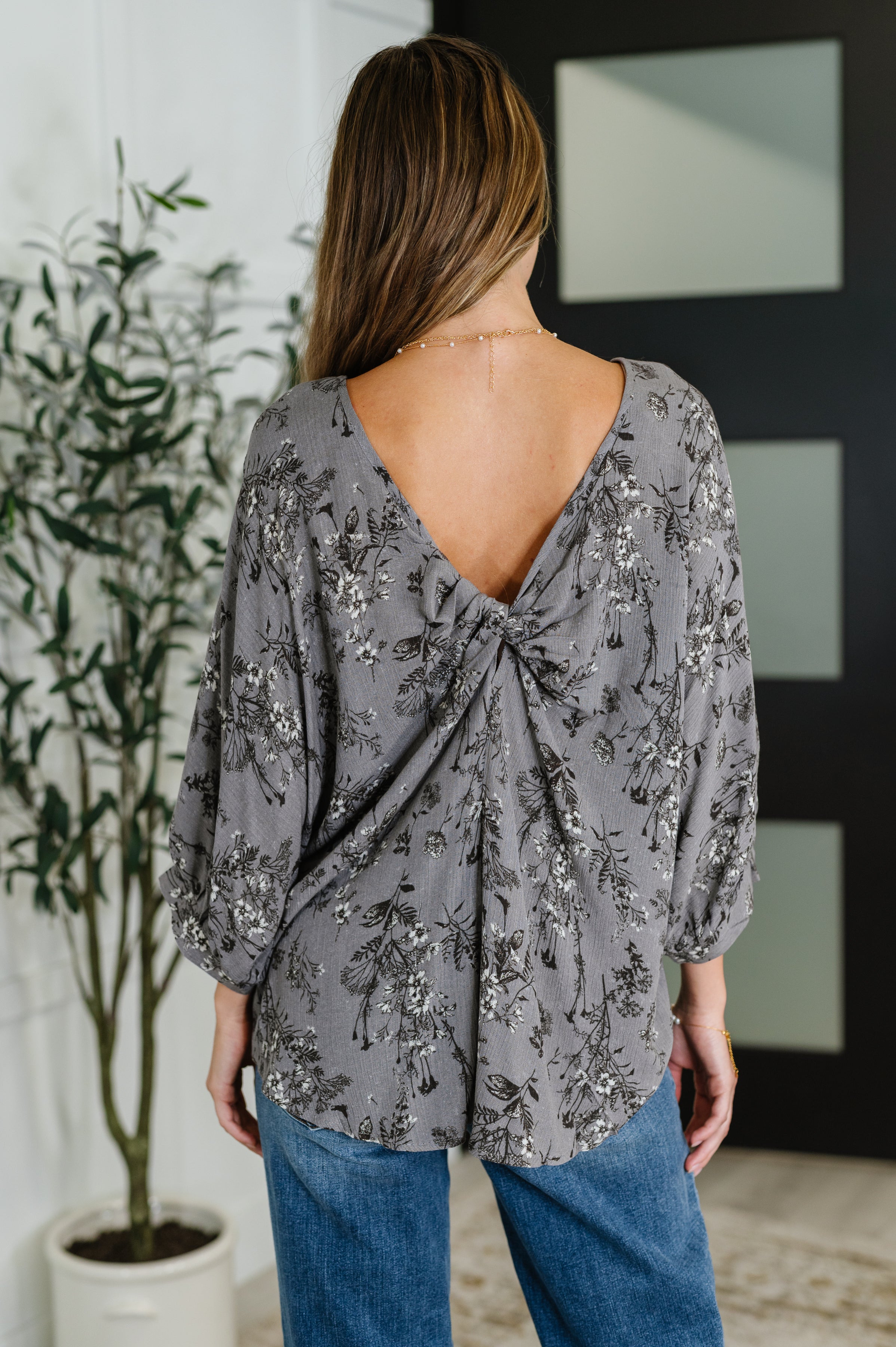 One Eleven North Falling in Deep Crinkle Woven Blouse Dune Grey Womens