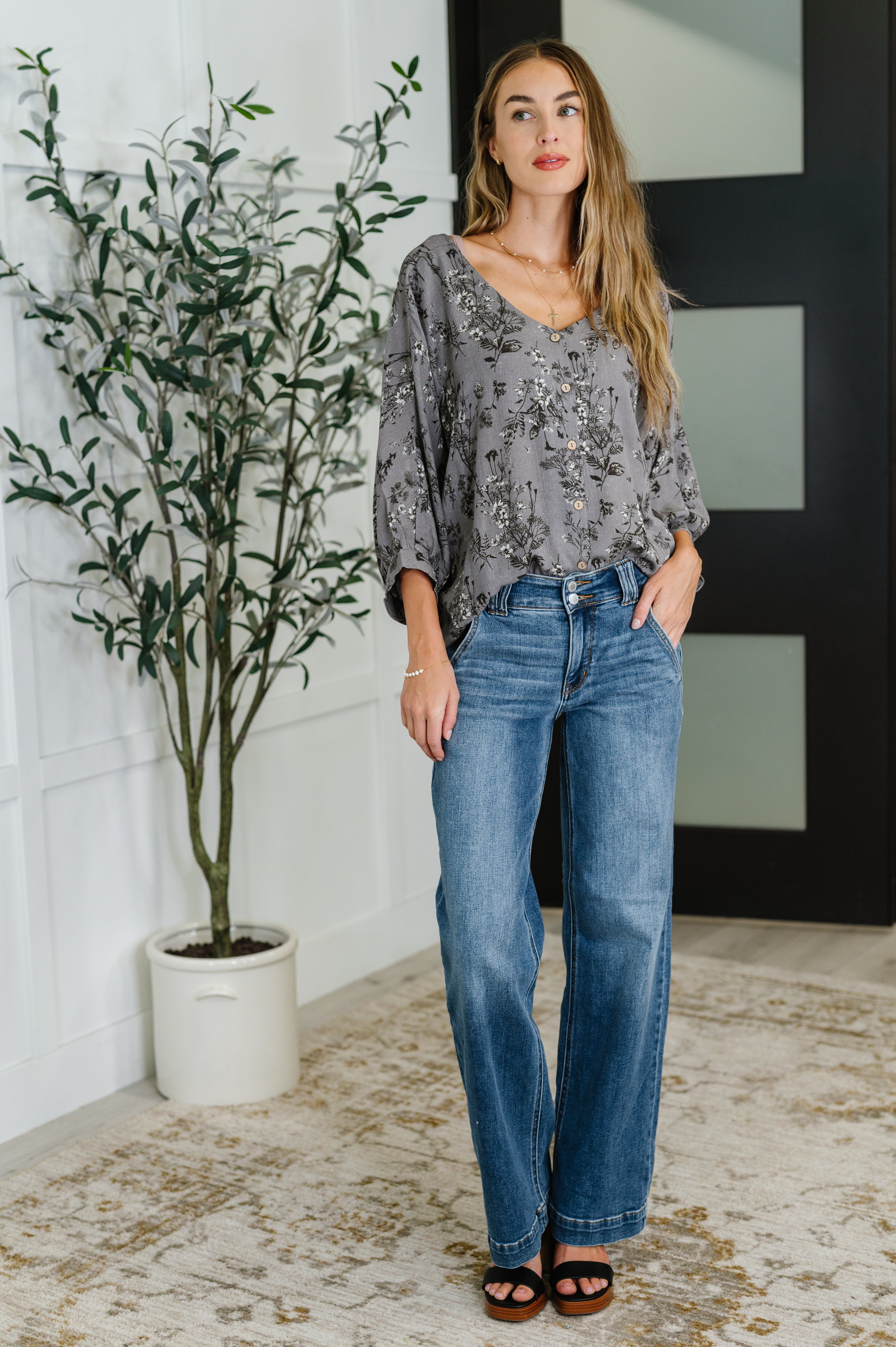 One Eleven North Falling in Deep Crinkle Woven Blouse Dune Grey Womens